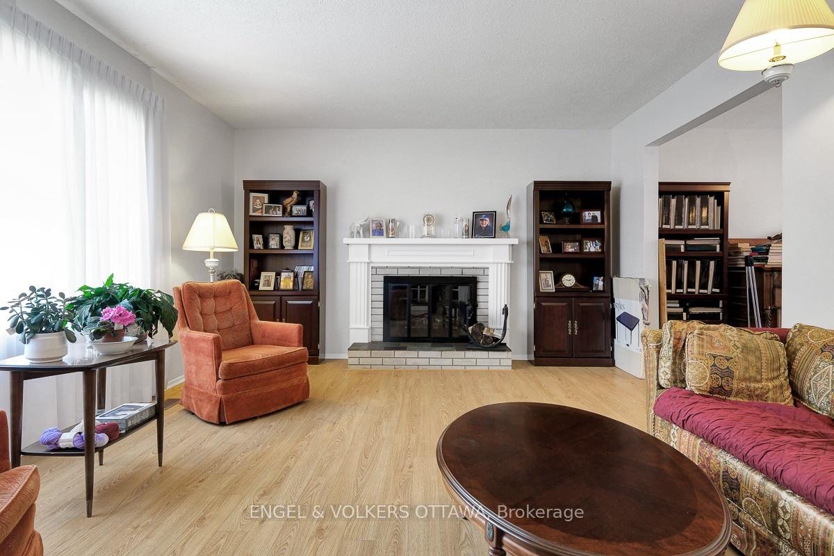 Photo 9 of 2695 Hickson Crescent S, Ottawa, Redwood Park — HOMEH