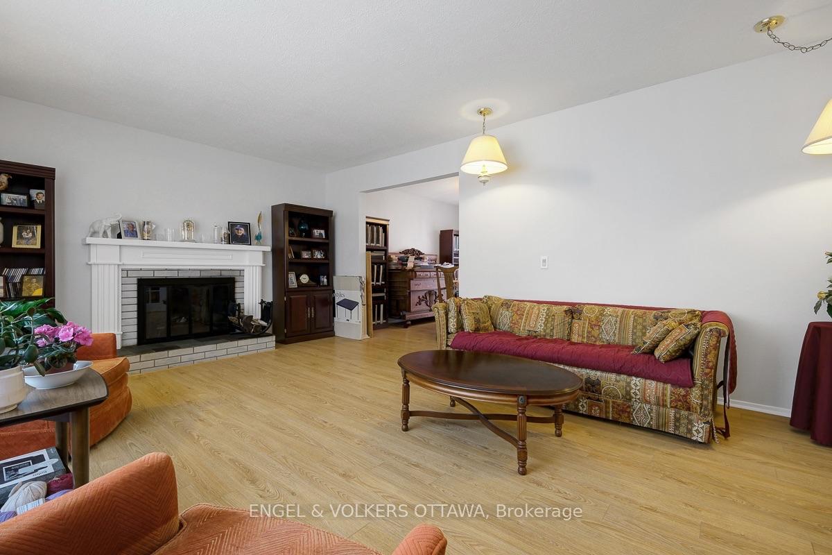 Photo 10 of 2695 Hickson Crescent S, Ottawa, Redwood Park — HOMEH