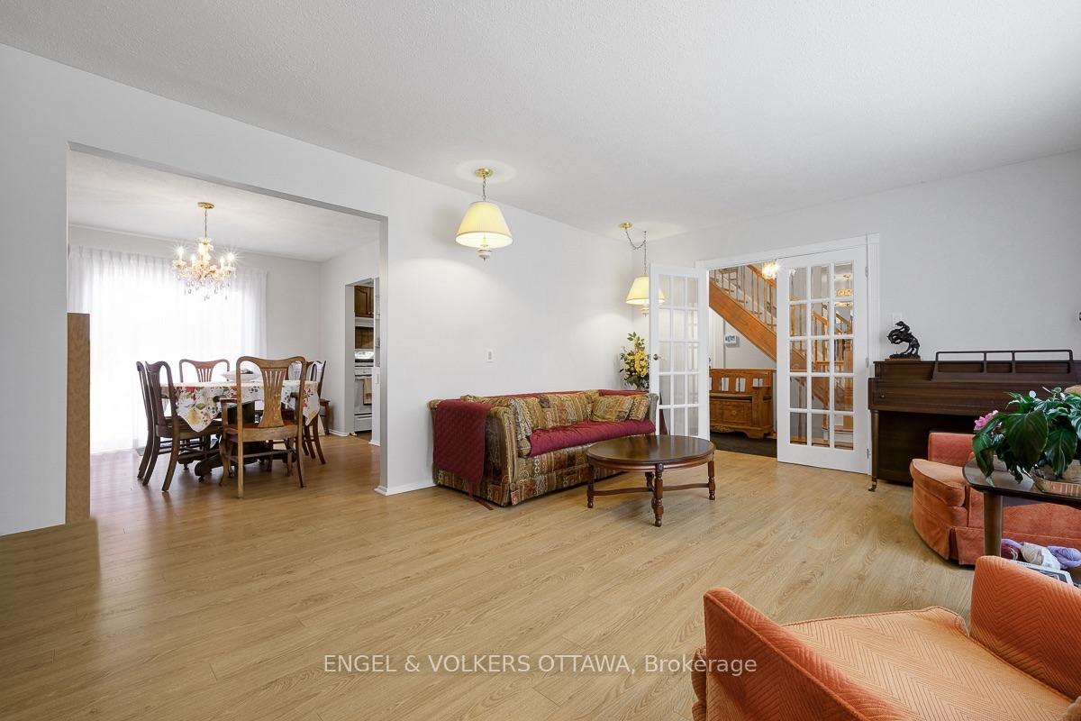 Photo 11 of 2695 Hickson Crescent S, Ottawa, Redwood Park — HOMEH