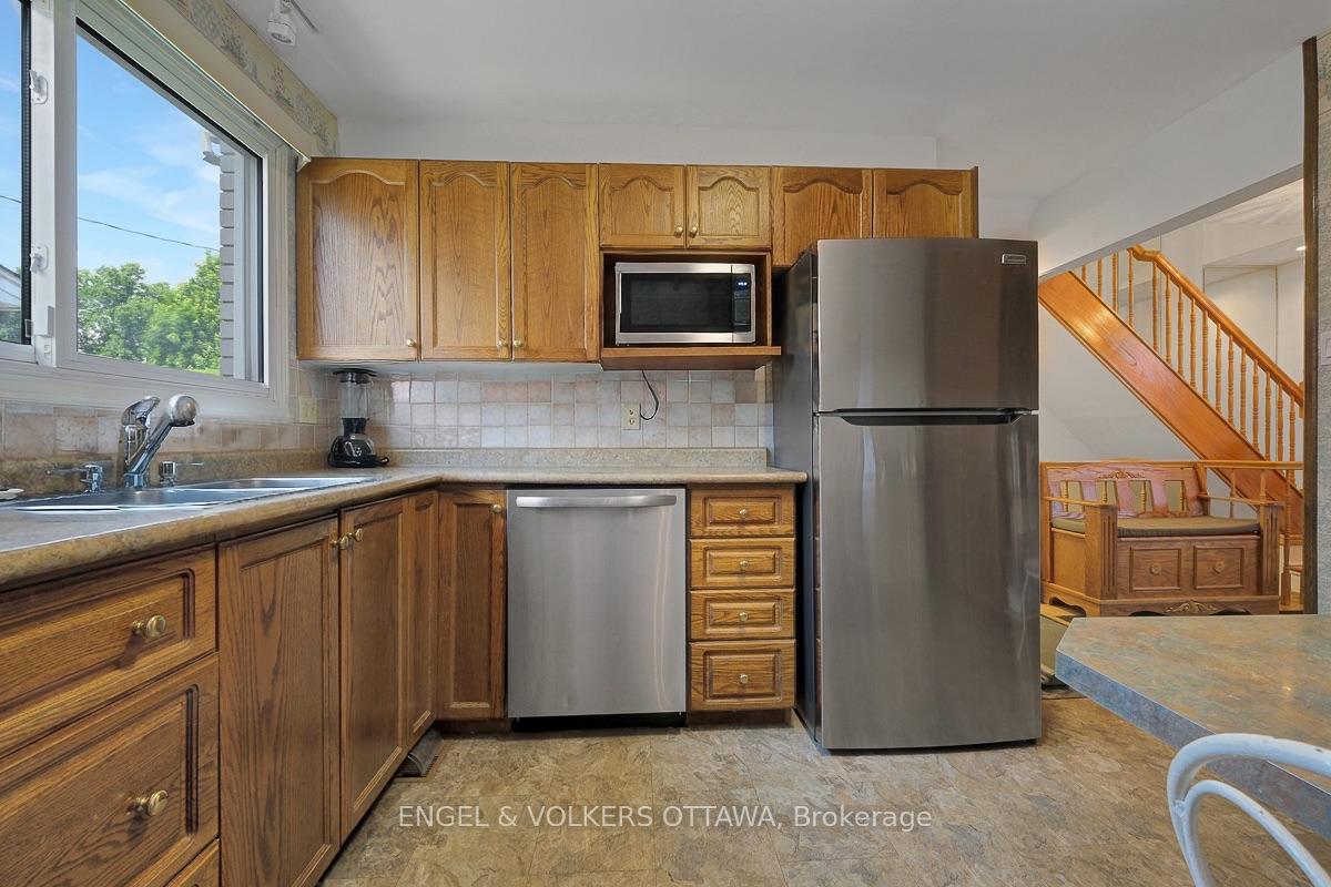 Photo 17 of 2695 Hickson Crescent S, Ottawa, Redwood Park — HOMEH