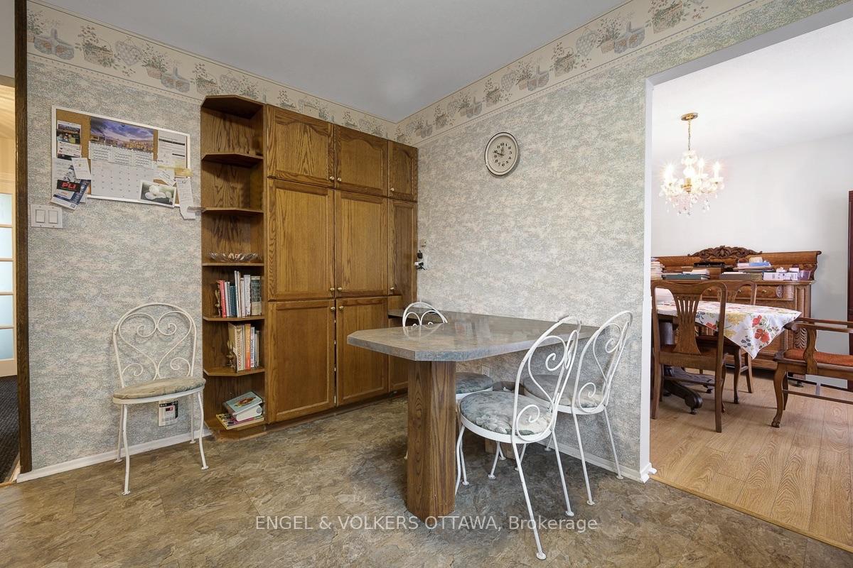 Photo 18 of 2695 Hickson Crescent S, Ottawa, Redwood Park — HOMEH