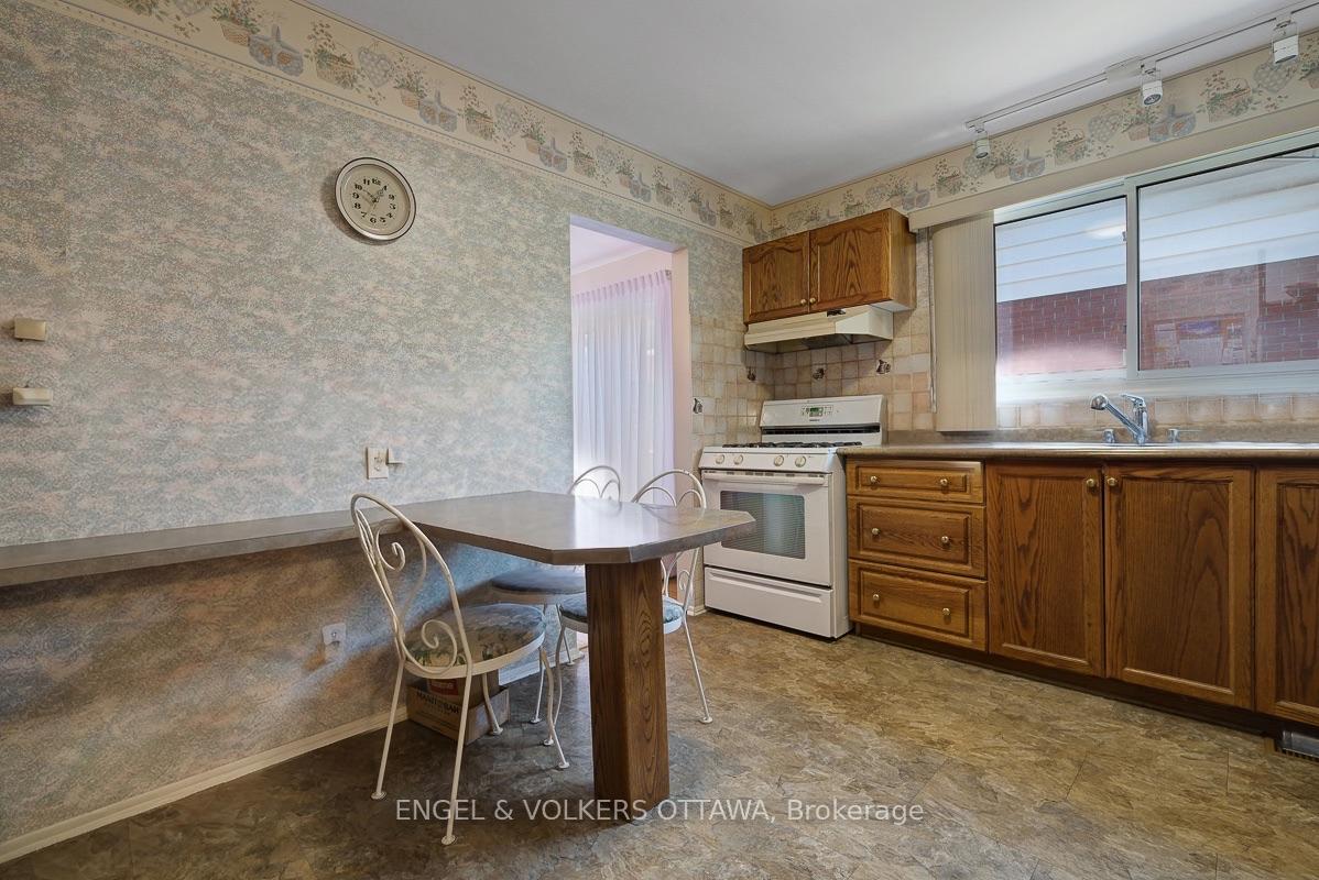 Photo 19 of 2695 Hickson Crescent S, Ottawa, Redwood Park — HOMEH