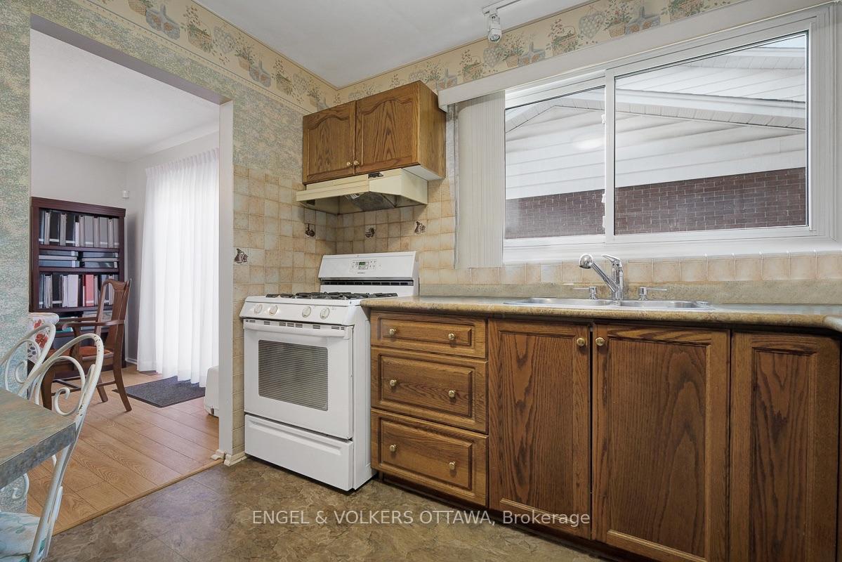 Photo 20 of 2695 Hickson Crescent S, Ottawa, Redwood Park — HOMEH