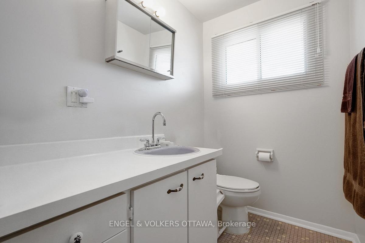 Photo 23 of 2695 Hickson Crescent S, Ottawa, Redwood Park — HOMEH