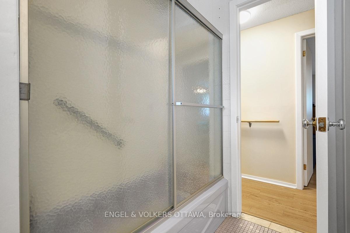 Photo 24 of 2695 Hickson Crescent S, Ottawa, Redwood Park — HOMEH
