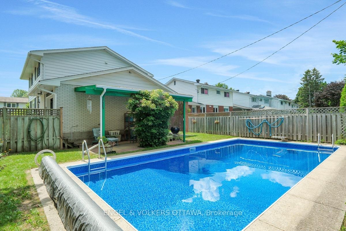 Photo 37 of 2695 Hickson Crescent S, Ottawa, Redwood Park — HOMEH