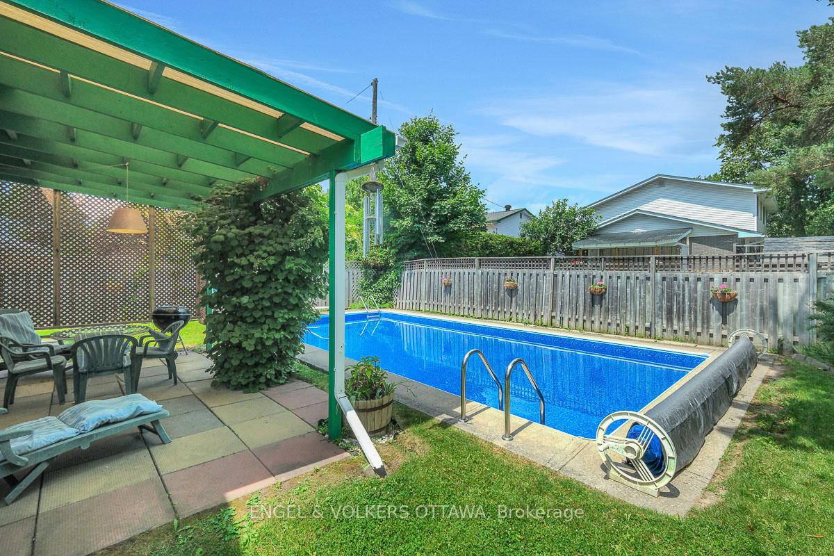 Photo 39 of 2695 Hickson Crescent S, Ottawa, Redwood Park — HOMEH