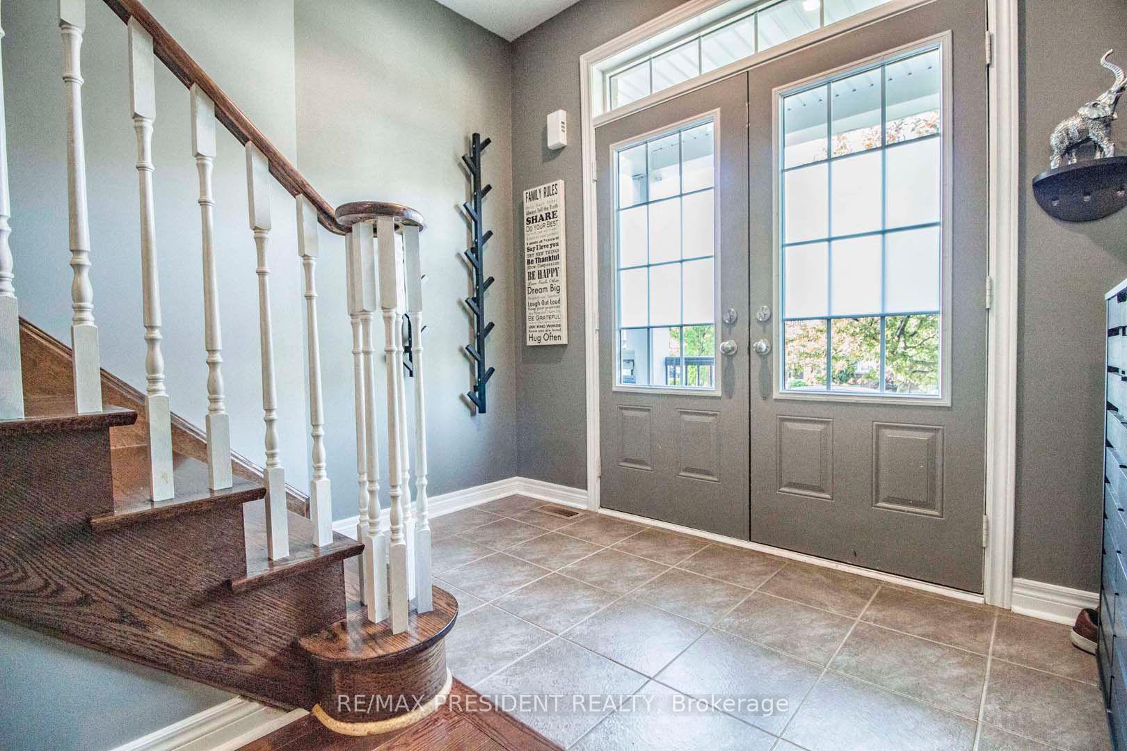 Photo 3 of 44 Robitaille Drive, Brampton, Sandringham-Wellington — HOMEH