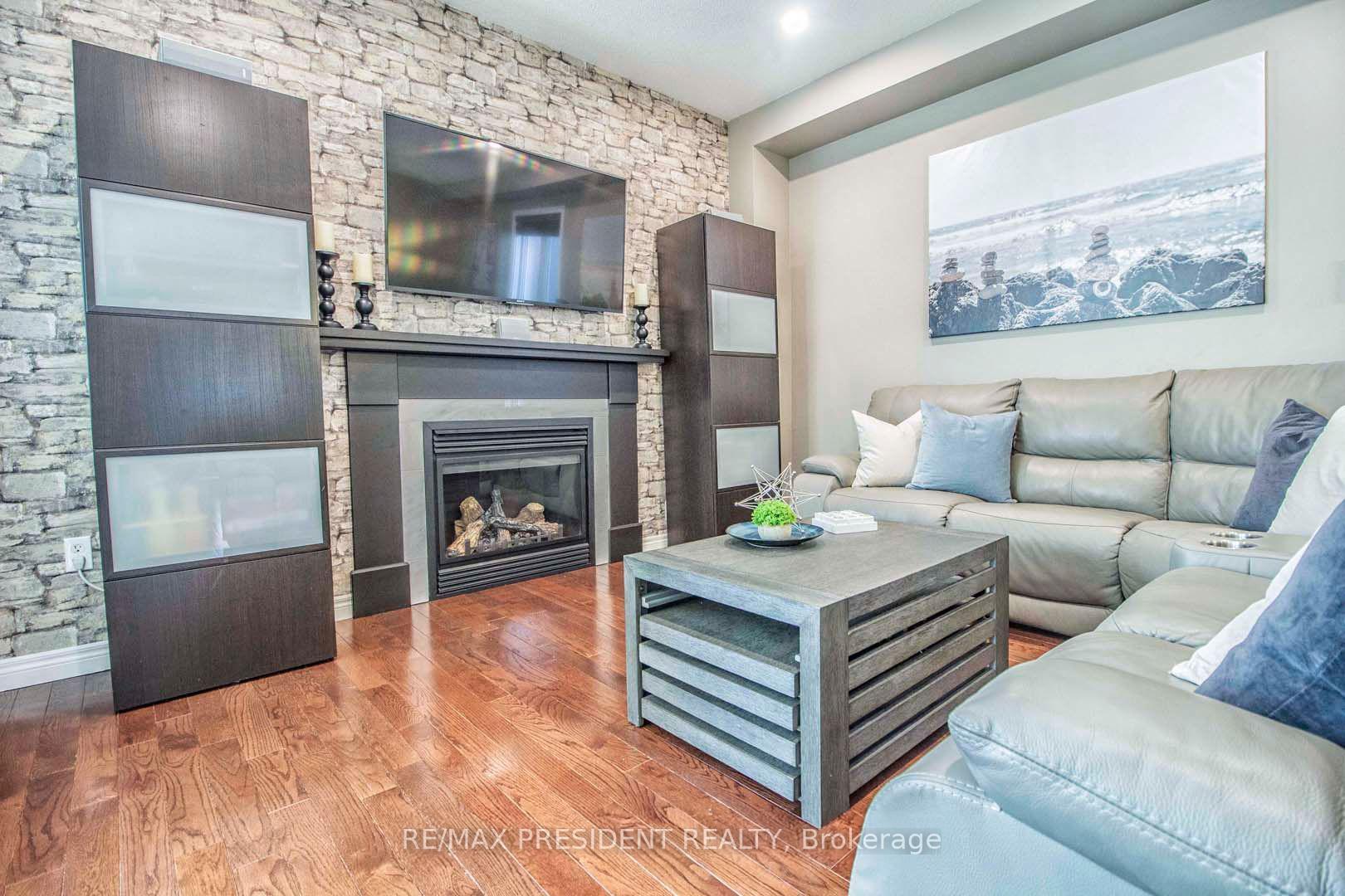 Photo 6 of 44 Robitaille Drive, Brampton, Sandringham-Wellington — HOMEH