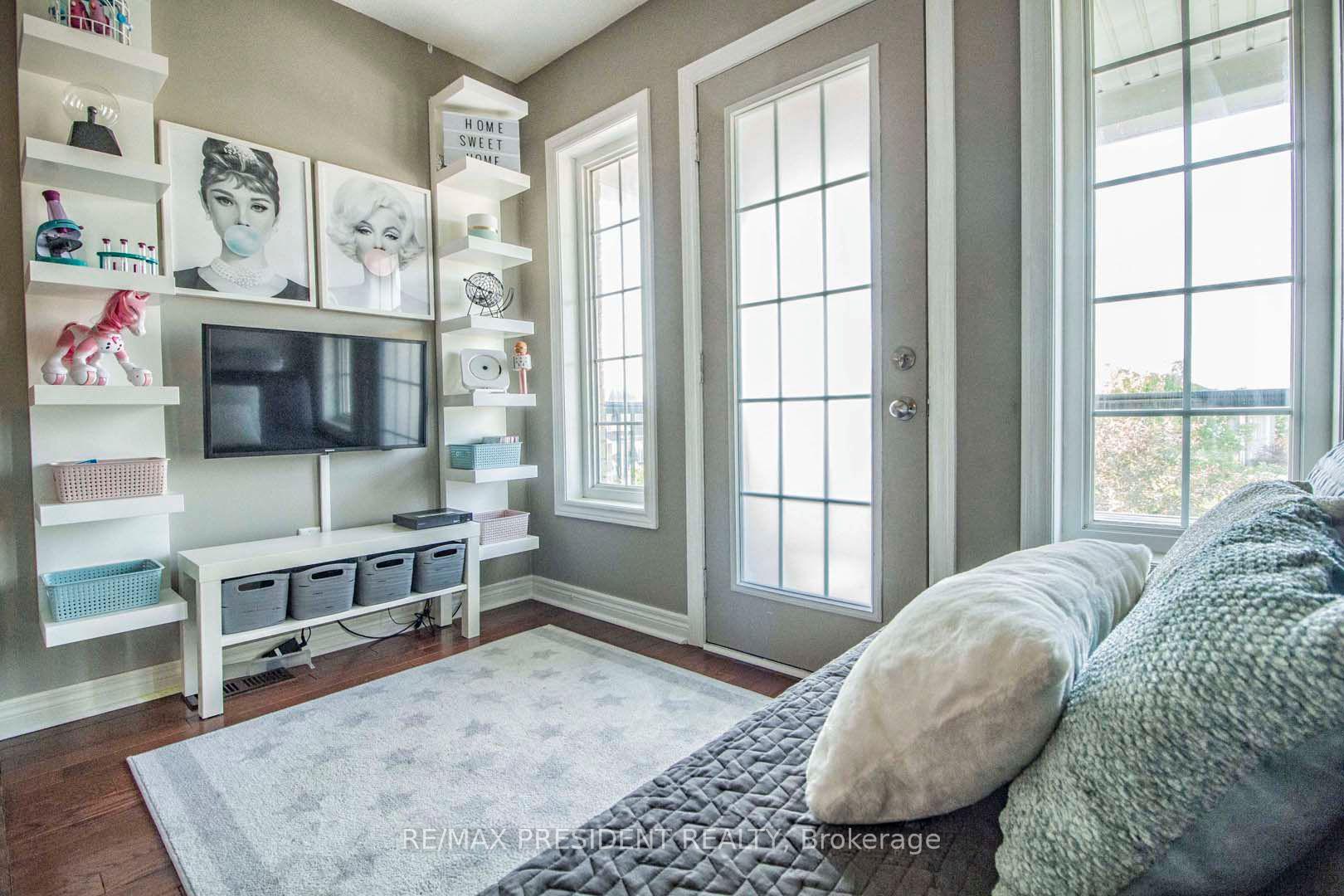 Photo 11 of 44 Robitaille Drive, Brampton, Sandringham-Wellington — HOMEH
