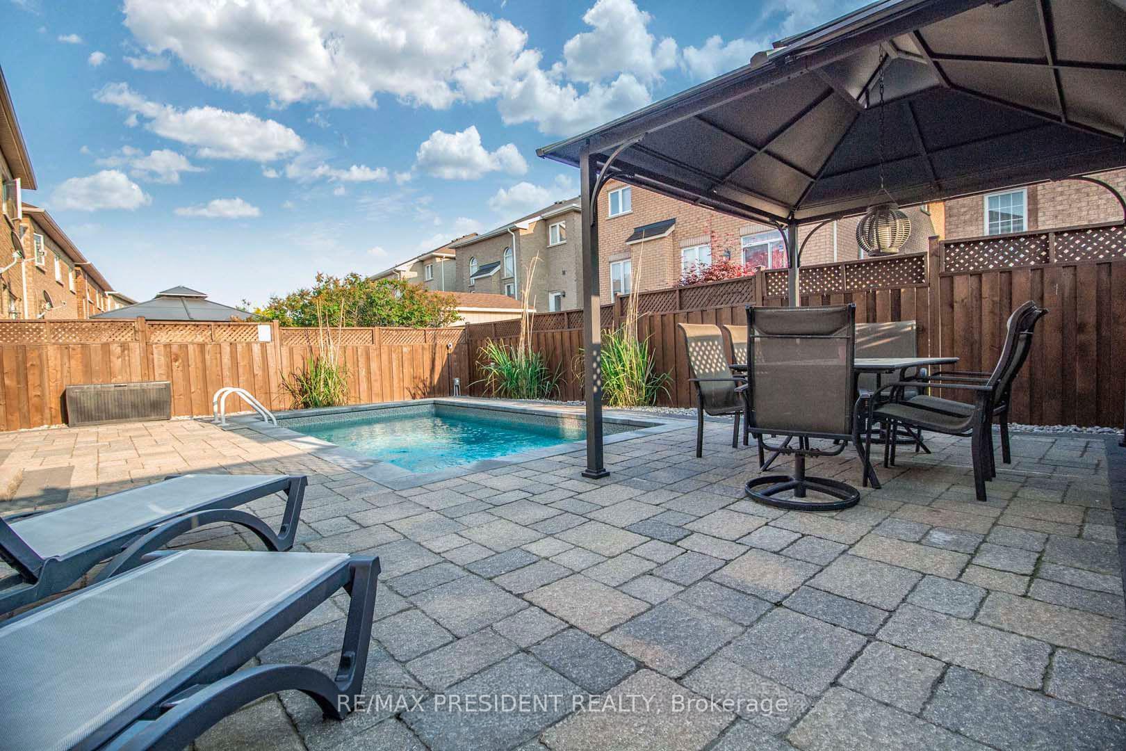 Photo 28 of 44 Robitaille Drive, Brampton, Sandringham-Wellington — HOMEH