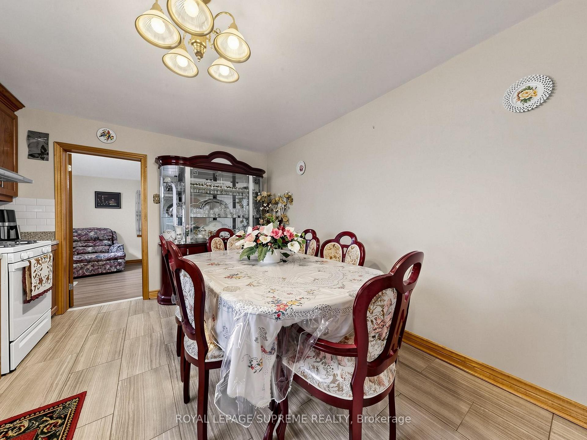 Photo 4 of 196 Palmerston Avenue, Toronto, Palmerston-Little Italy — HOMEH