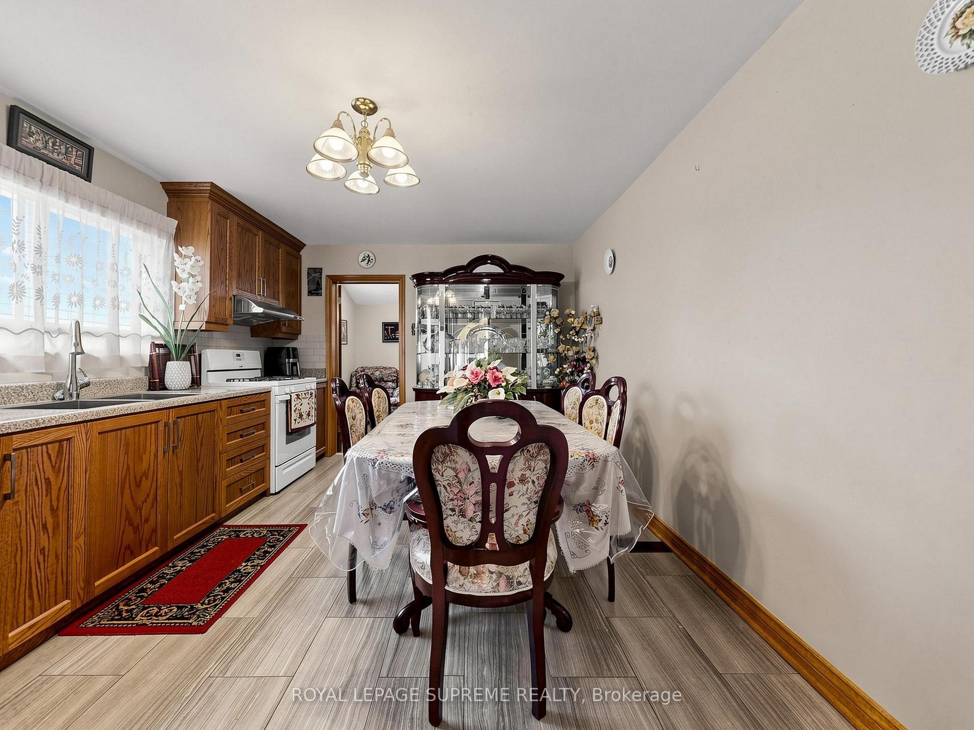 Photo 6 of 196 Palmerston Avenue, Toronto, Palmerston-Little Italy — HOMEH