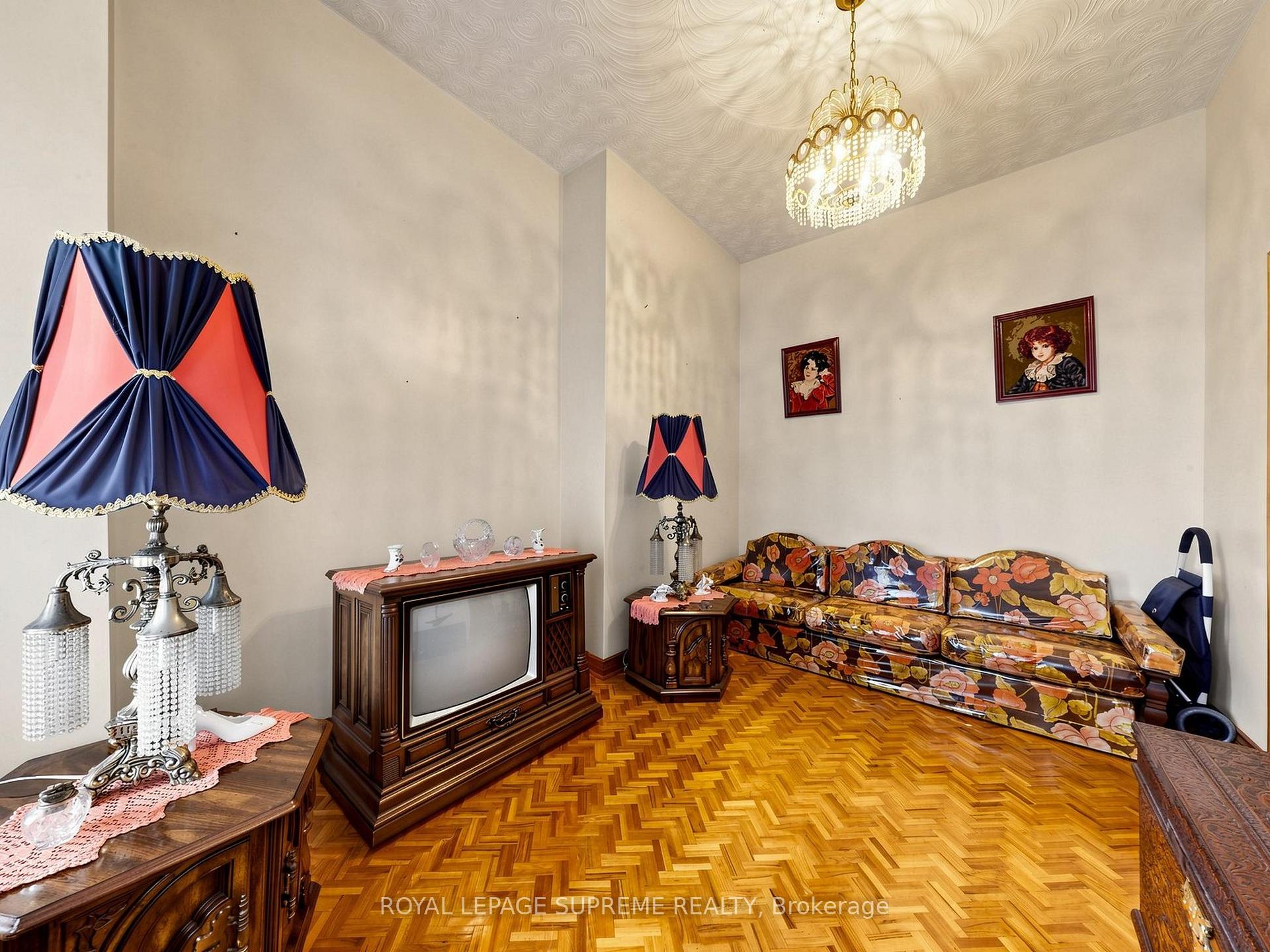 Photo 13 of 196 Palmerston Avenue, Toronto, Palmerston-Little Italy — HOMEH