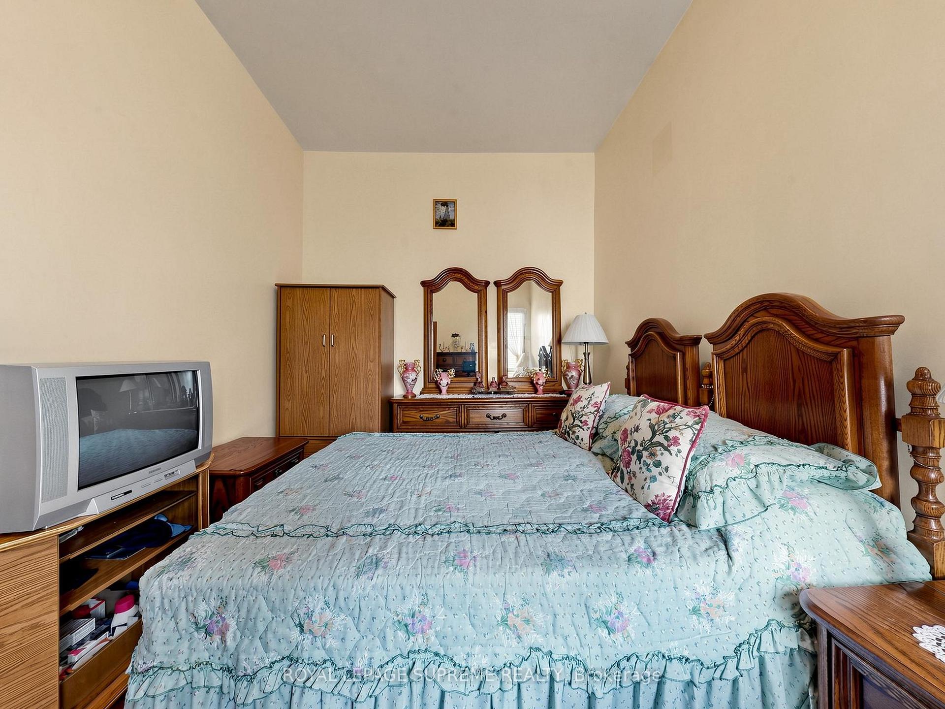 Photo 15 of 196 Palmerston Avenue, Toronto, Palmerston-Little Italy — HOMEH