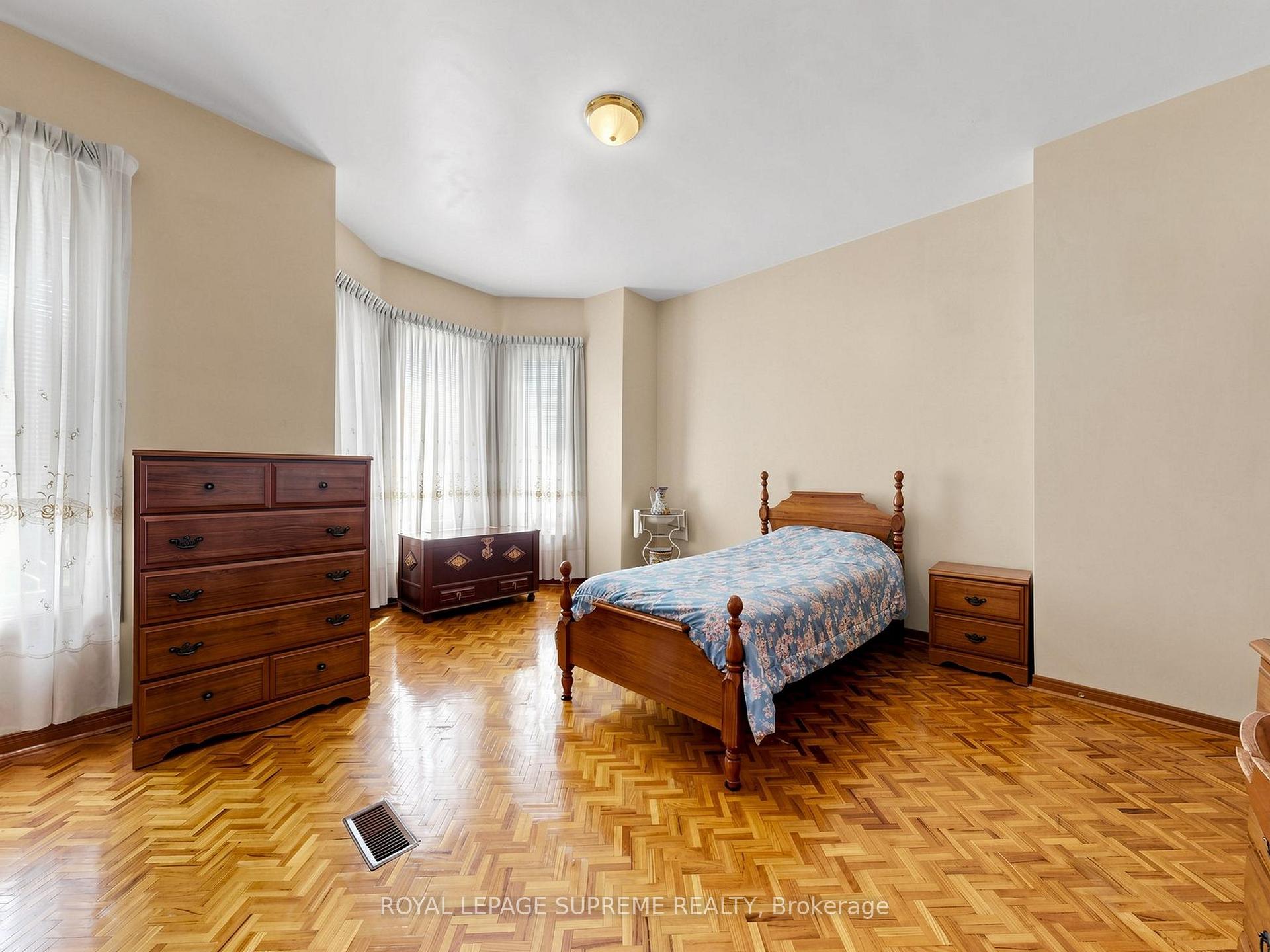 Photo 22 of 196 Palmerston Avenue, Toronto, Palmerston-Little Italy — HOMEH