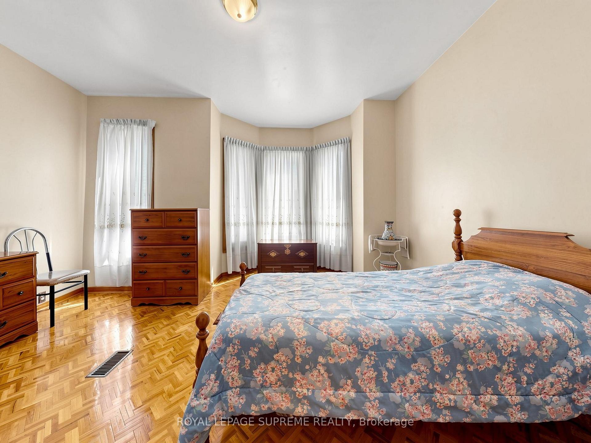 Photo 23 of 196 Palmerston Avenue, Toronto, Palmerston-Little Italy — HOMEH
