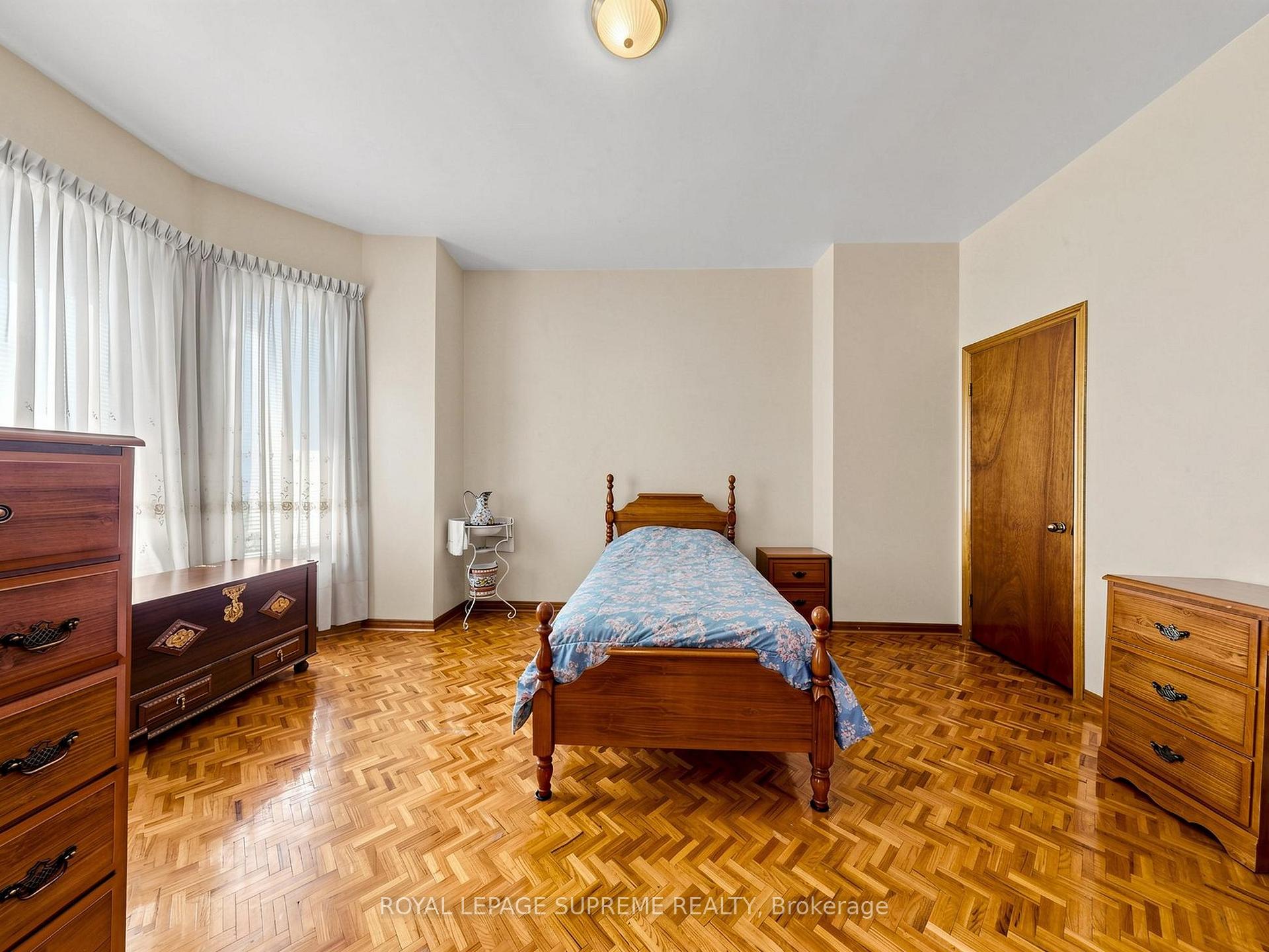 Photo 24 of 196 Palmerston Avenue, Toronto, Palmerston-Little Italy — HOMEH