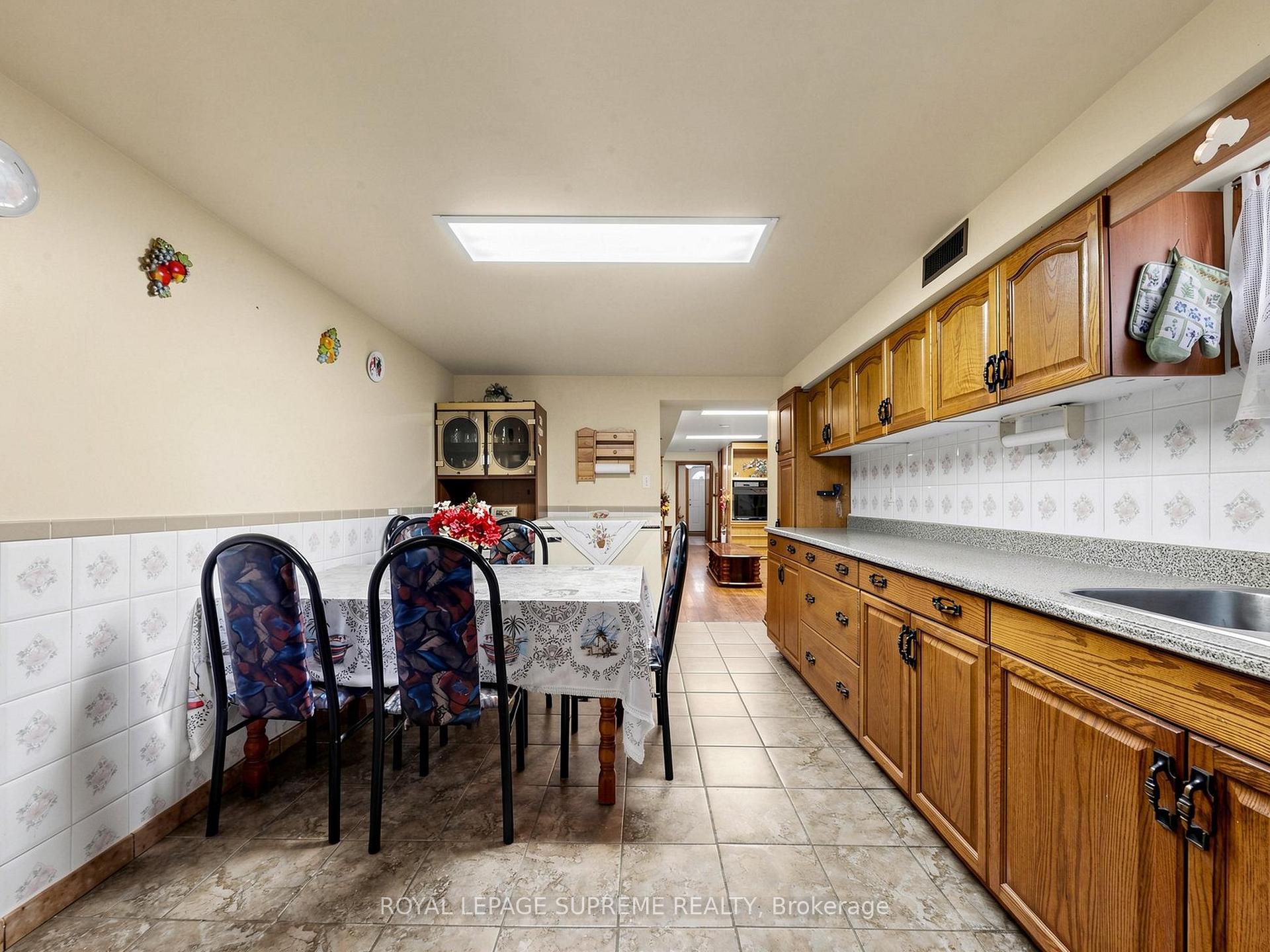Photo 40 of 196 Palmerston Avenue, Toronto, Palmerston-Little Italy — HOMEH