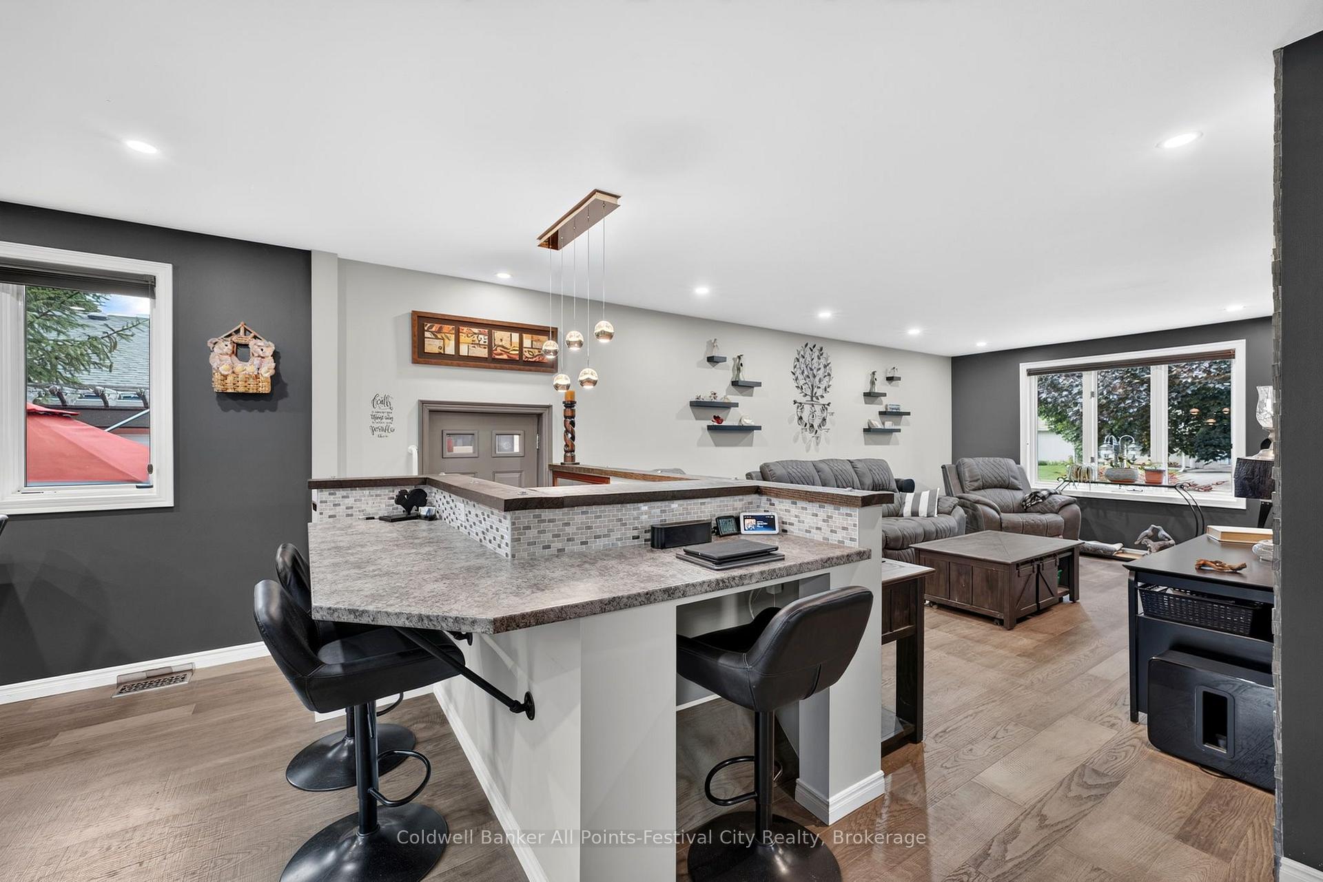 Photo 8 of 128 Cambria Road N, Goderich, Goderich (Town) — HOMEH