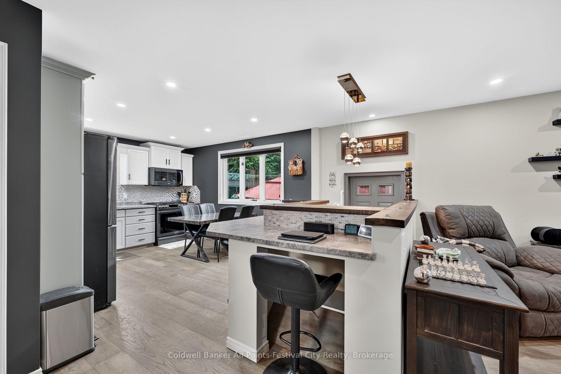 Photo 9 of 128 Cambria Road N, Goderich, Goderich (Town) — HOMEH