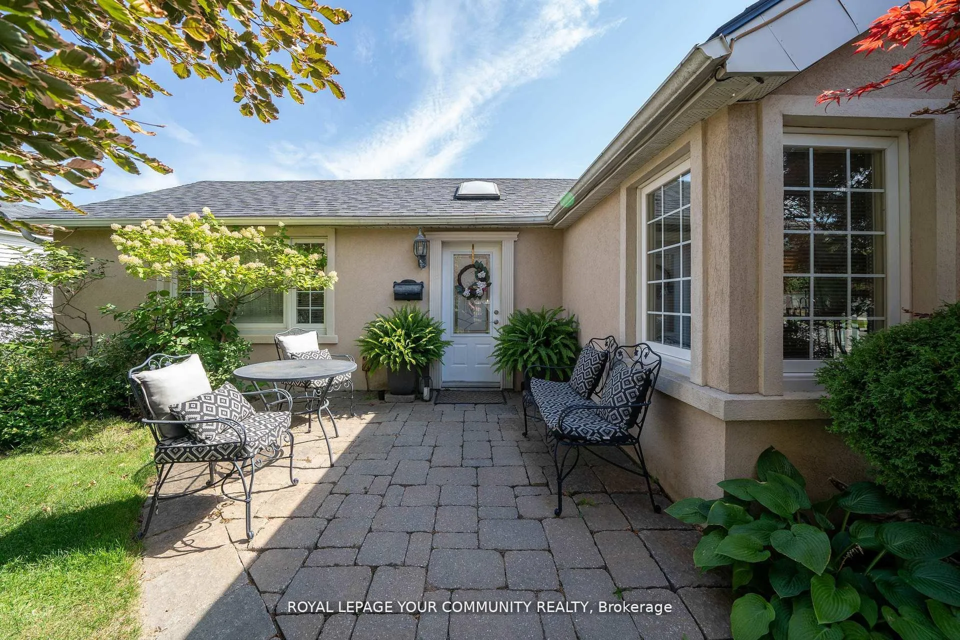 Photo 4 of 8065 Kipling Avenue, Vaughan, West Woodbridge — HOMEH