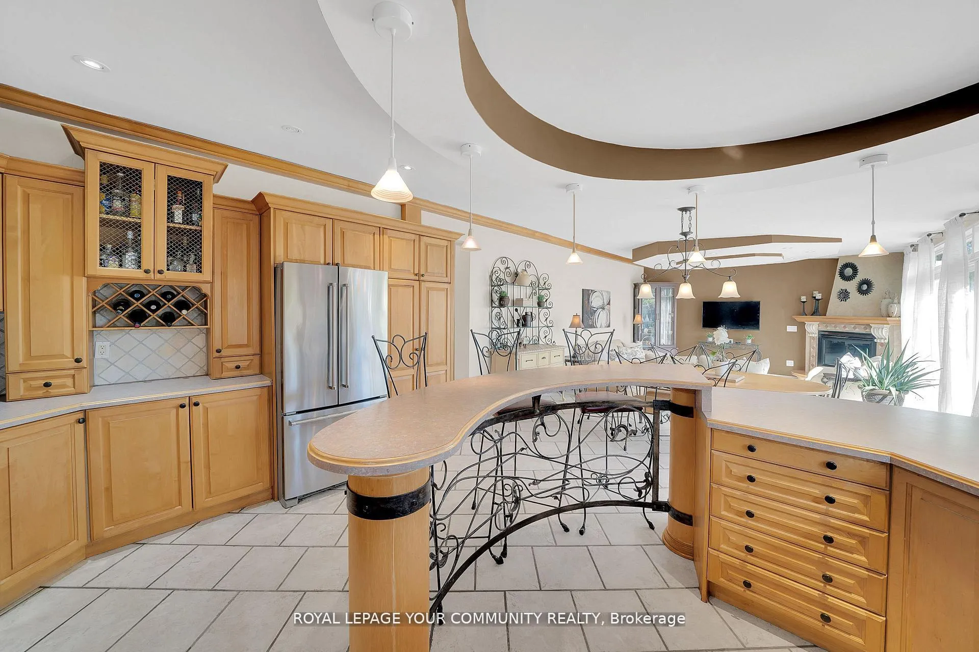Photo 10 of 8065 Kipling Avenue, Vaughan, West Woodbridge — HOMEH