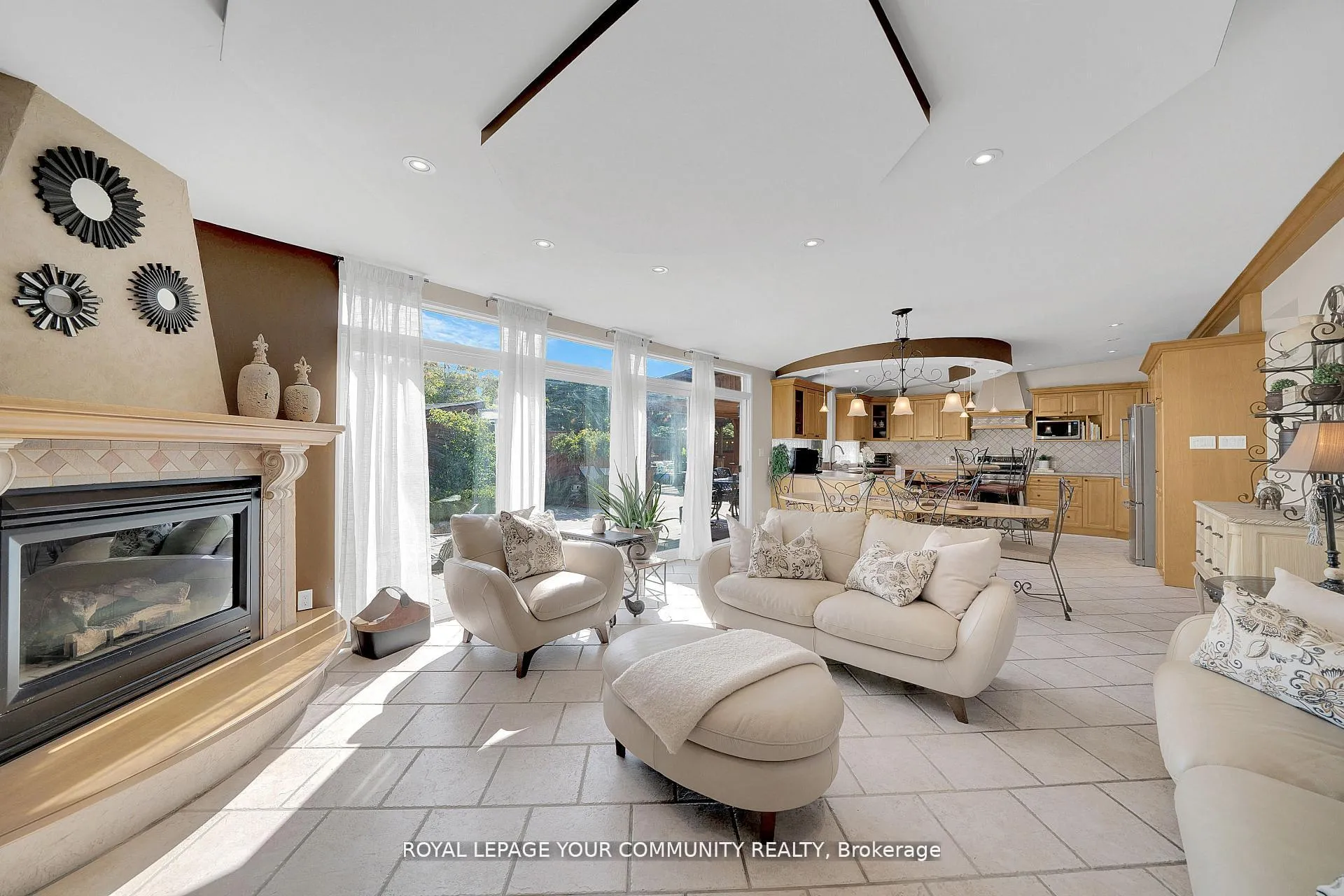 Photo 12 of 8065 Kipling Avenue, Vaughan, West Woodbridge — HOMEH