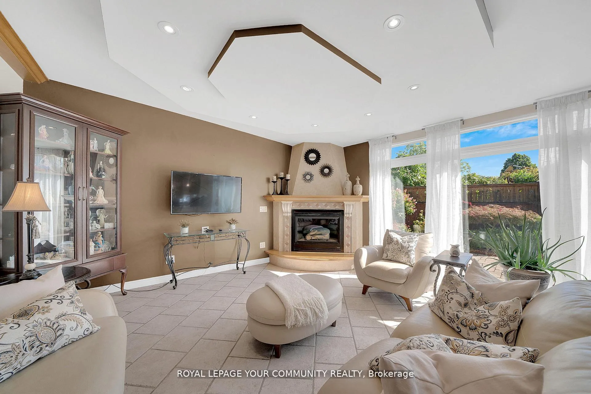 Photo 14 of 8065 Kipling Avenue, Vaughan, West Woodbridge — HOMEH