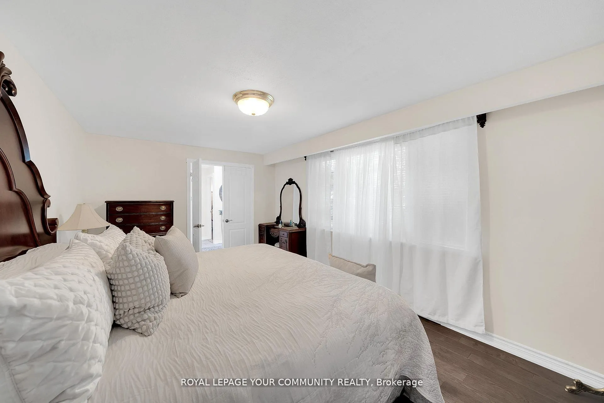 Photo 16 of 8065 Kipling Avenue, Vaughan, West Woodbridge — HOMEH