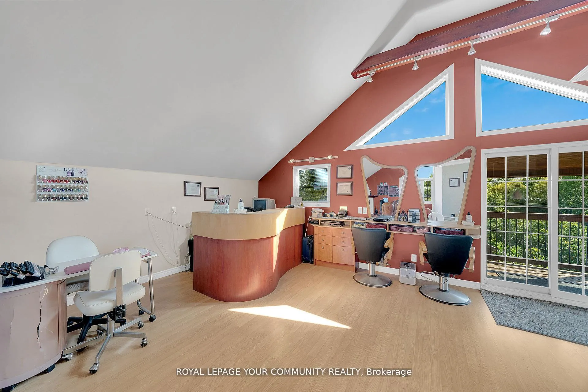 Photo 33 of 8065 Kipling Avenue, Vaughan, West Woodbridge — HOMEH