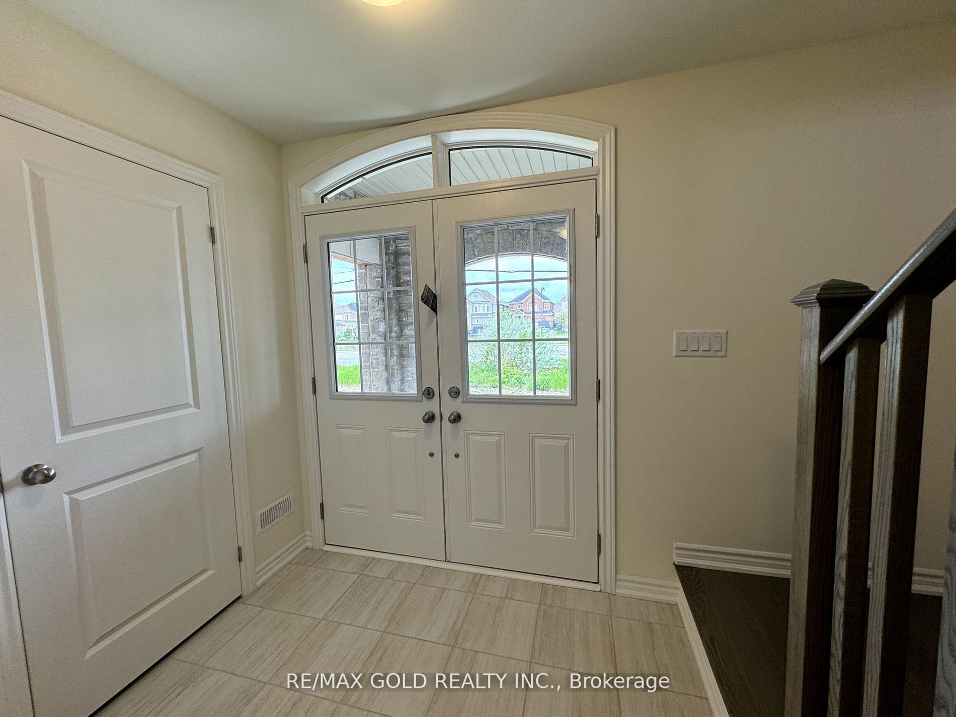 Photo 2 of 75 Hayrake Street, Brampton, Snelgrove — HOMEH