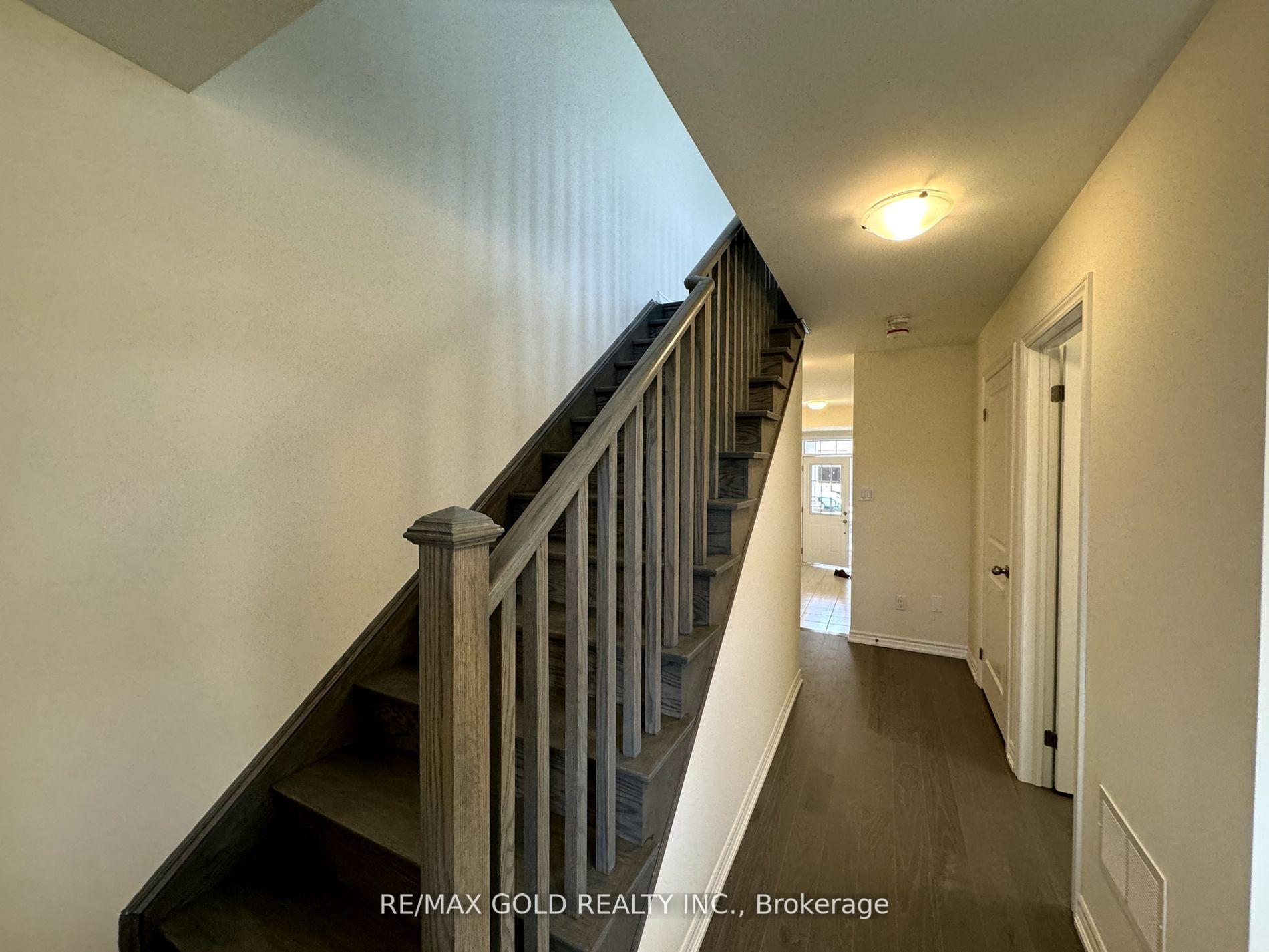 Photo 3 of 75 Hayrake Street, Brampton, Snelgrove — HOMEH