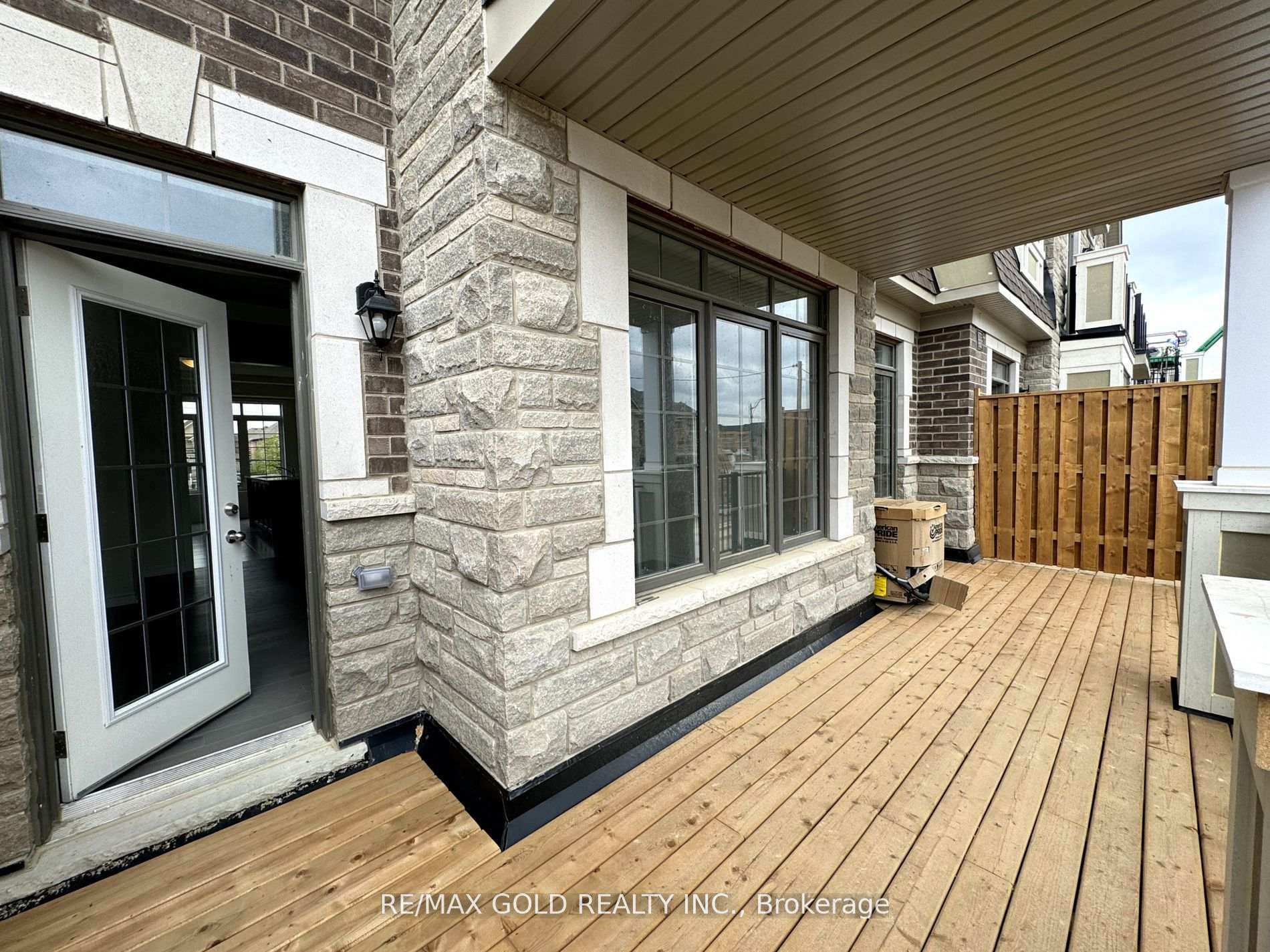 Photo 8 of 75 Hayrake Street, Brampton, Snelgrove — HOMEH