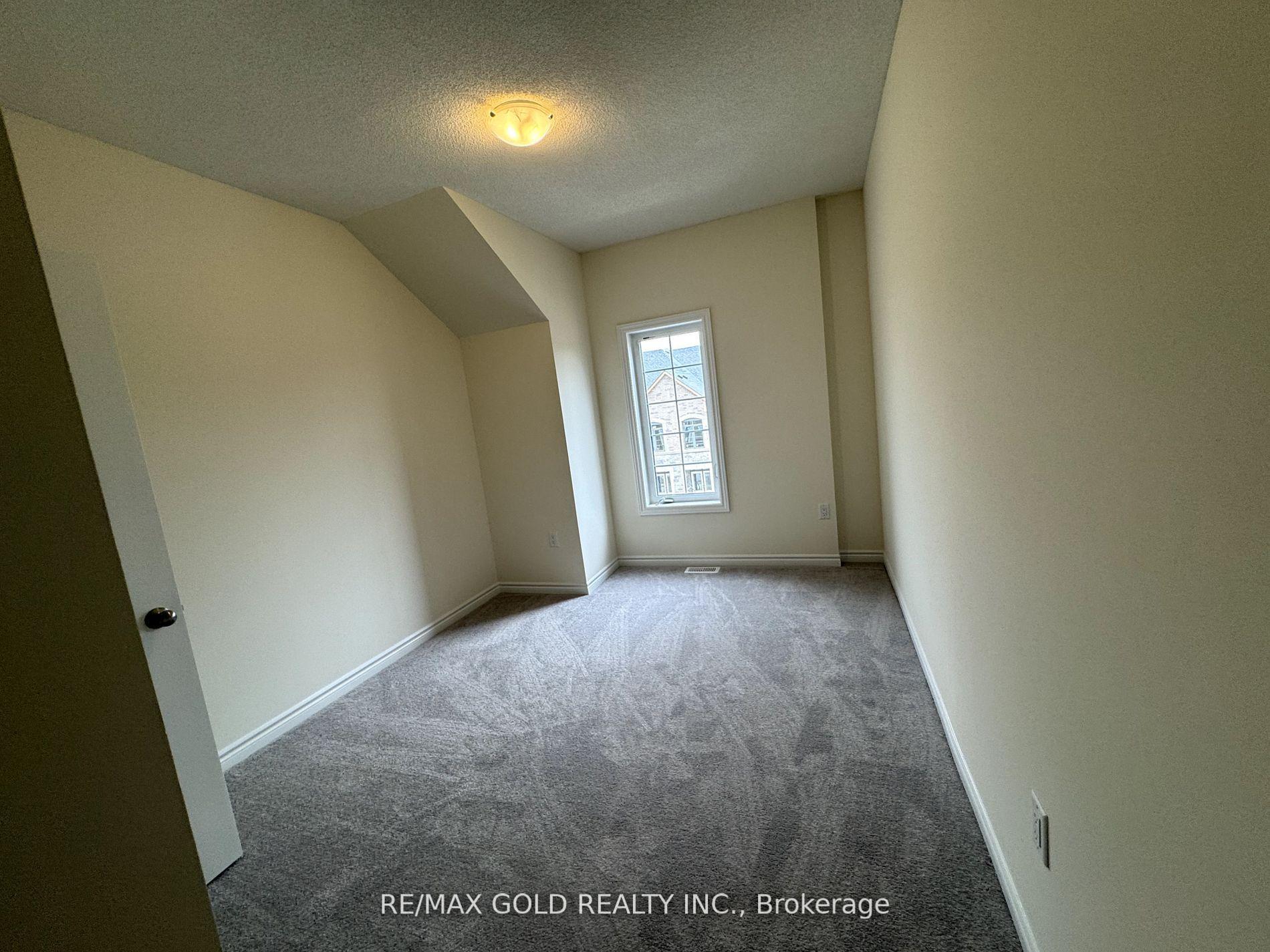 Photo 9 of 75 Hayrake Street, Brampton, Snelgrove — HOMEH