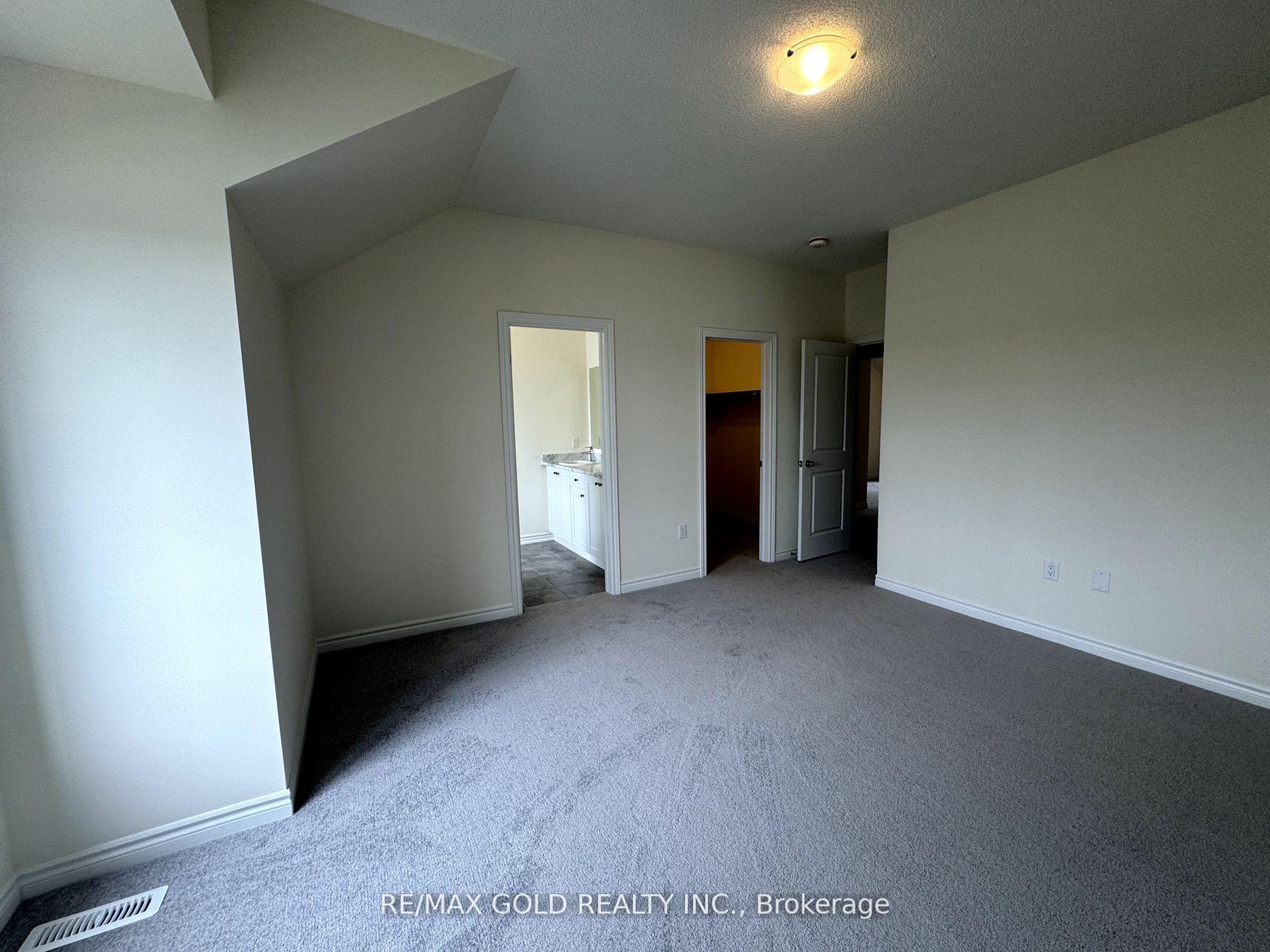 Photo 14 of 75 Hayrake Street, Brampton, Snelgrove — HOMEH