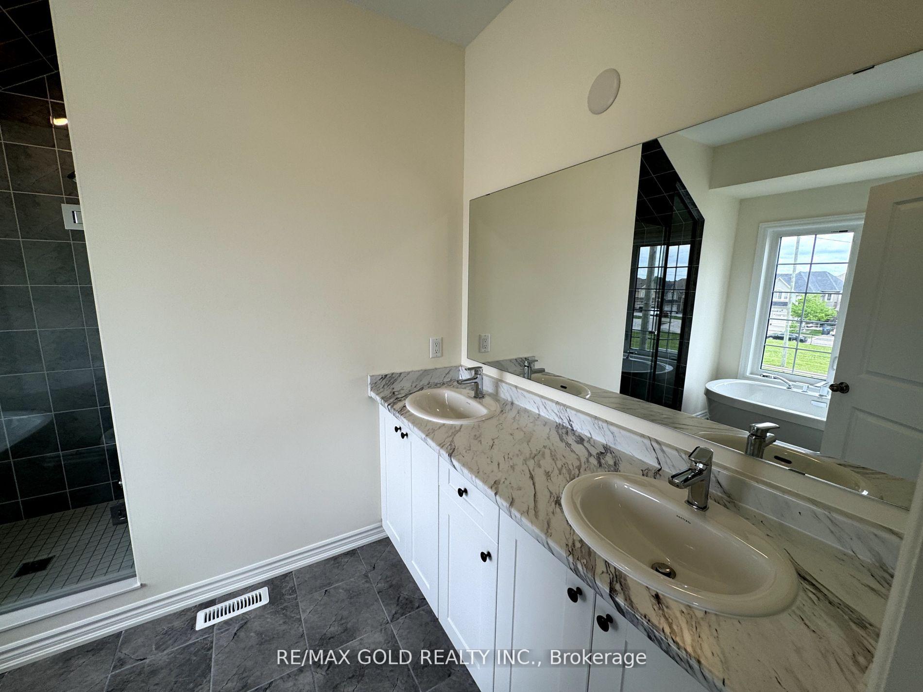 Photo 16 of 75 Hayrake Street, Brampton, Snelgrove — HOMEH