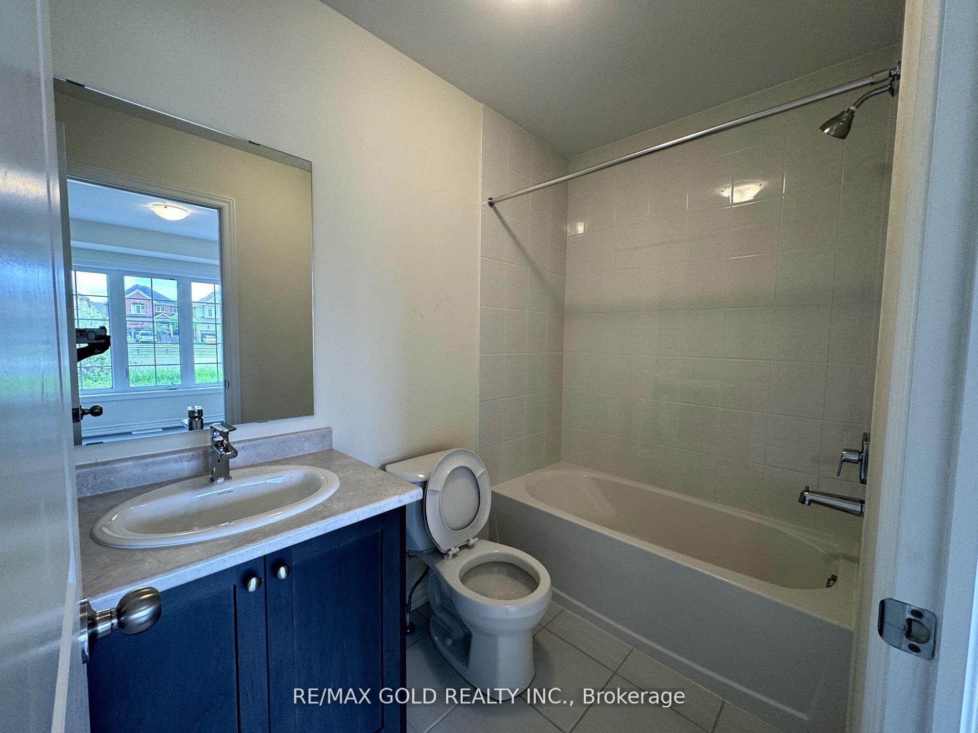 Photo 20 of 75 Hayrake Street, Brampton, Snelgrove — HOMEH