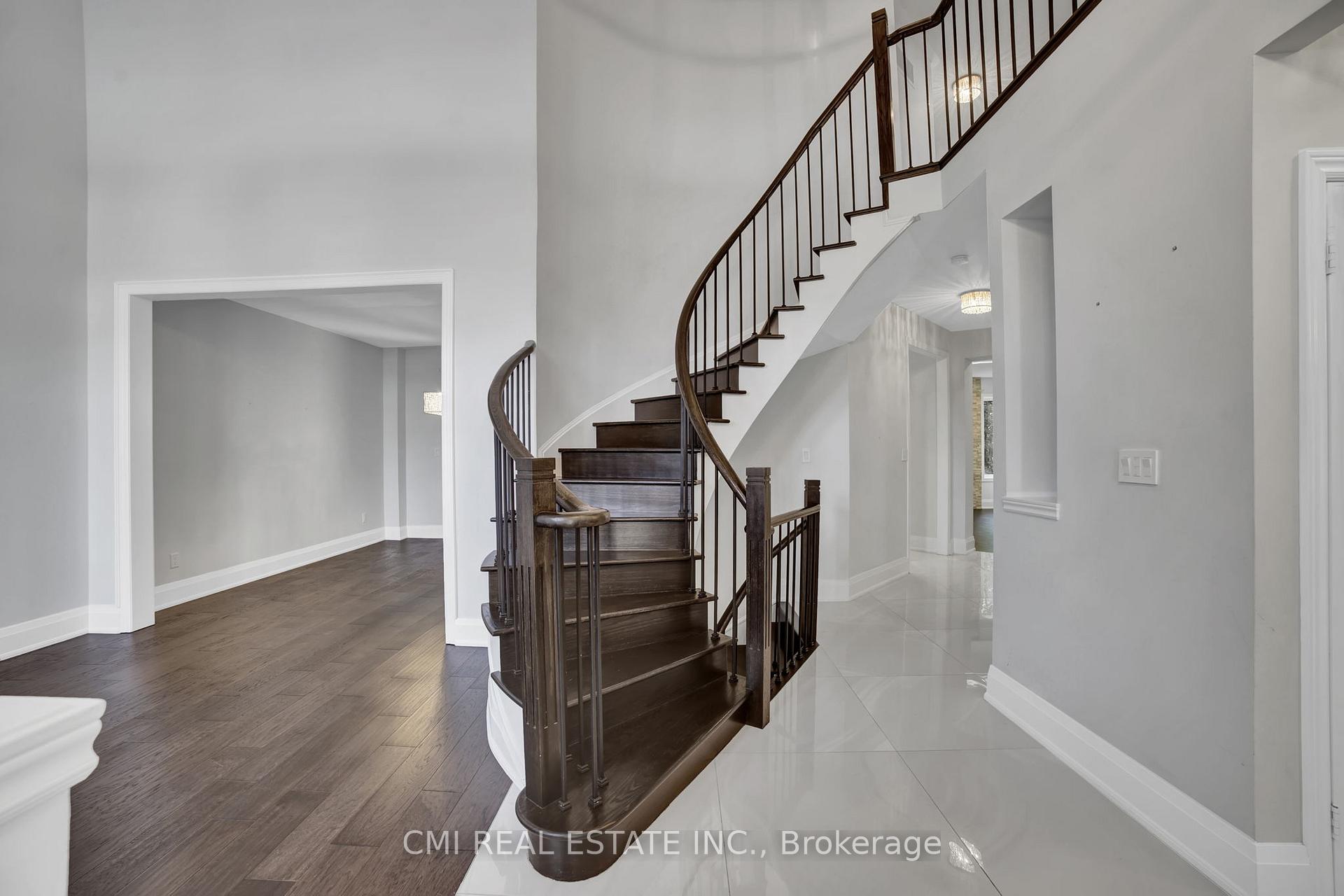 Photo 32 of 2171 Jardine Crescent, Burlington, Orchard — HOMEH