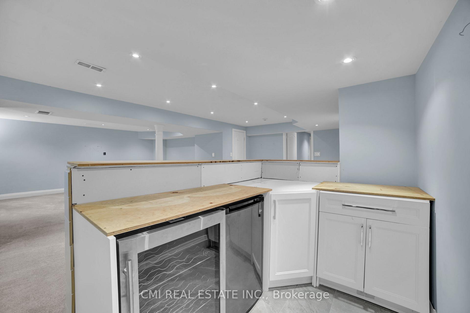 Photo 35 of 2171 Jardine Crescent, Burlington, Orchard — HOMEH
