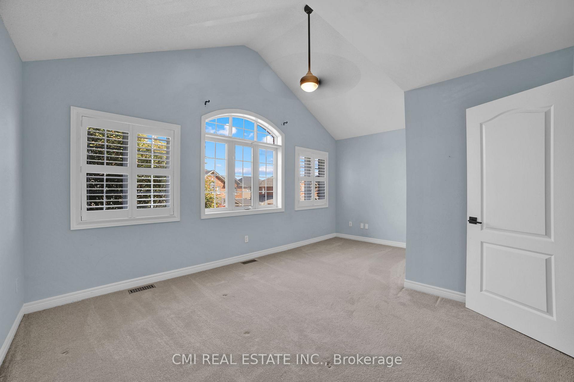 Photo 39 of 2171 Jardine Crescent, Burlington, Orchard — HOMEH