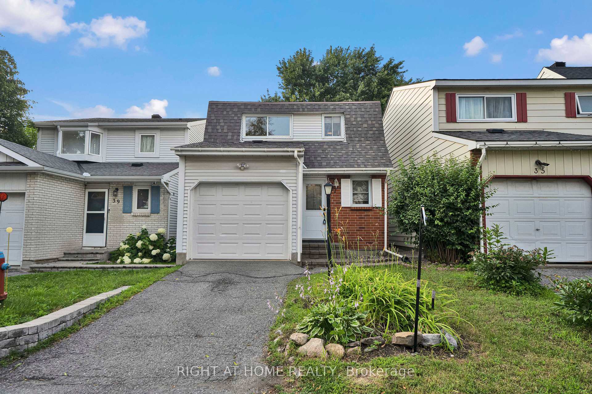 Photo 1 of 37 Trafford Lane, Ottawa, Barrhaven - On the Green — HOMEH