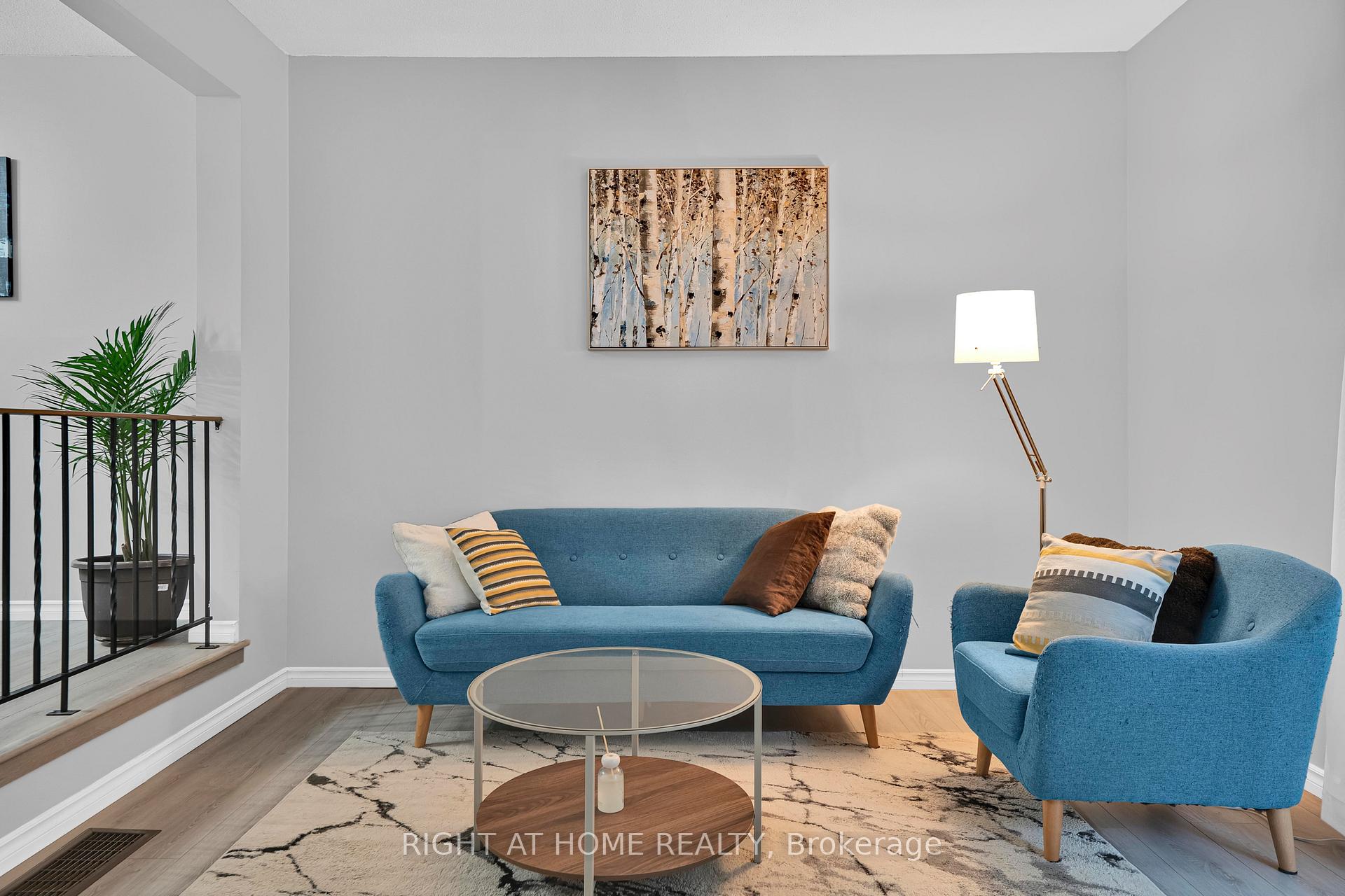 Photo 14 of 37 Trafford Lane, Ottawa, Barrhaven - On the Green — HOMEH