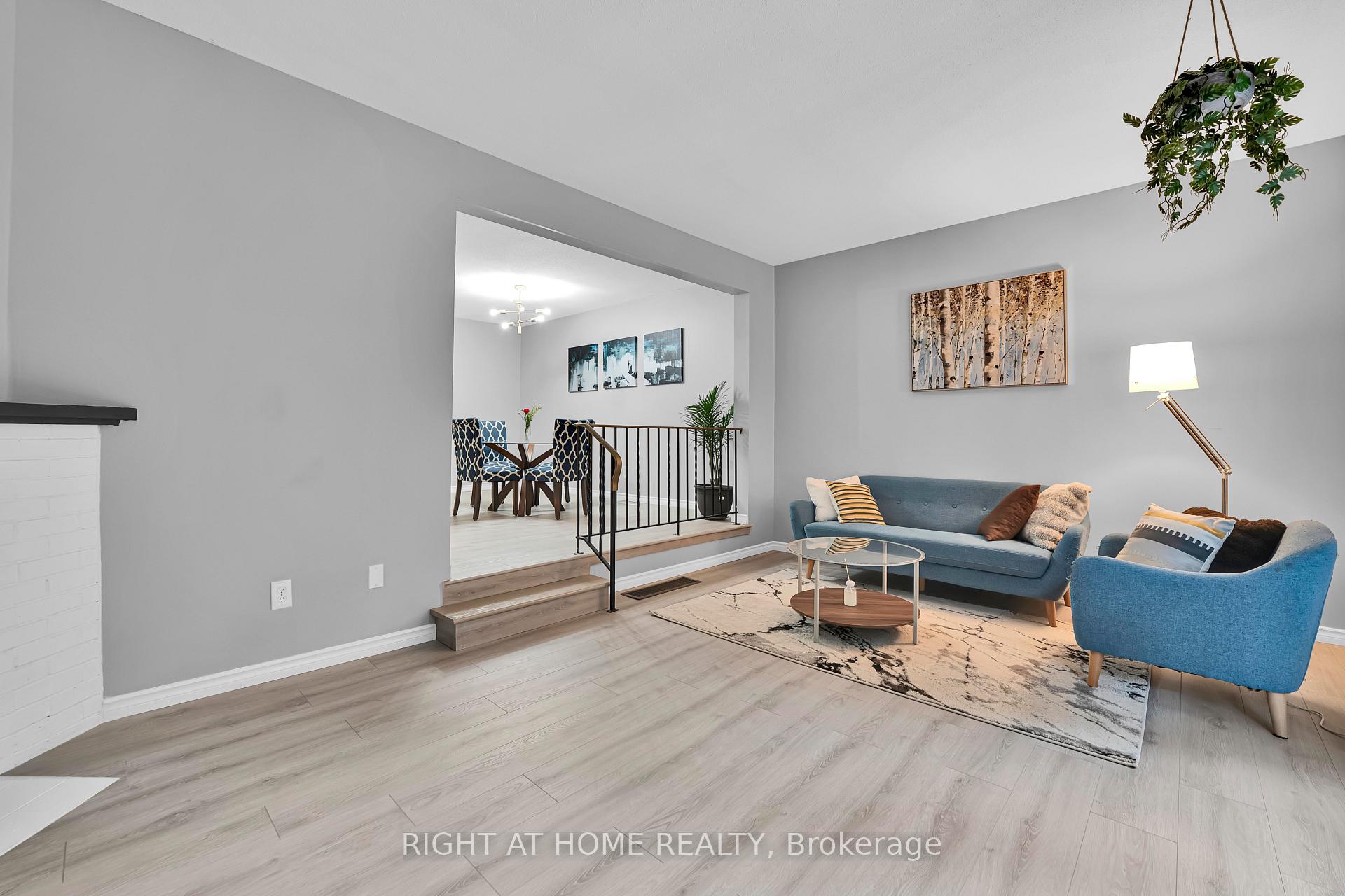 Photo 15 of 37 Trafford Lane, Ottawa, Barrhaven - On the Green — HOMEH