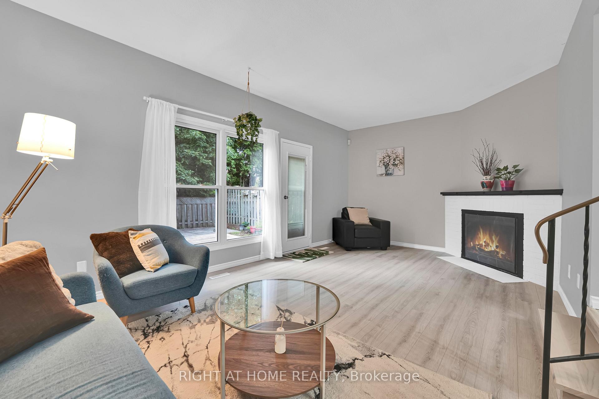 Photo 17 of 37 Trafford Lane, Ottawa, Barrhaven - On the Green — HOMEH