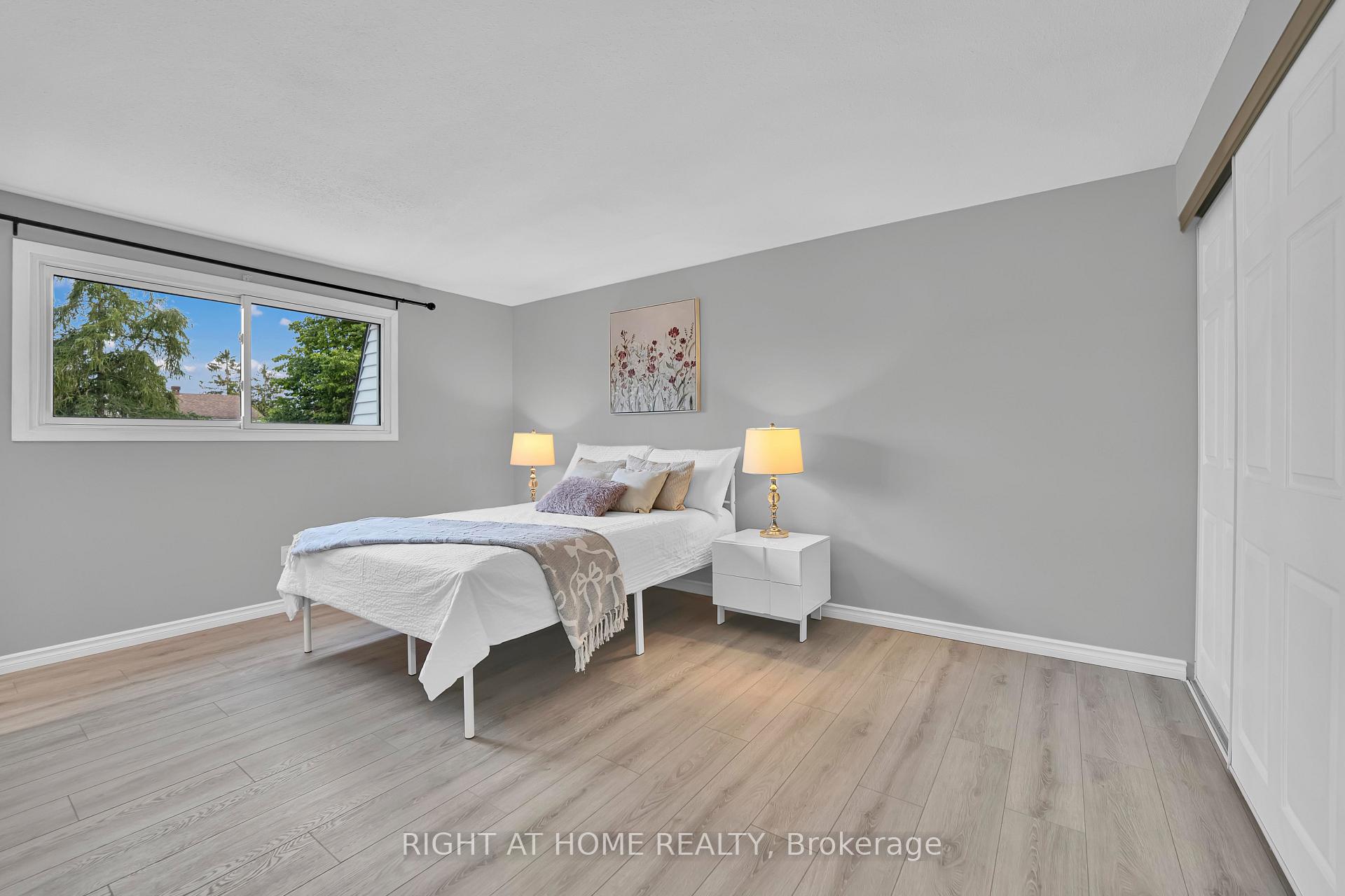 Photo 18 of 37 Trafford Lane, Ottawa, Barrhaven - On the Green — HOMEH