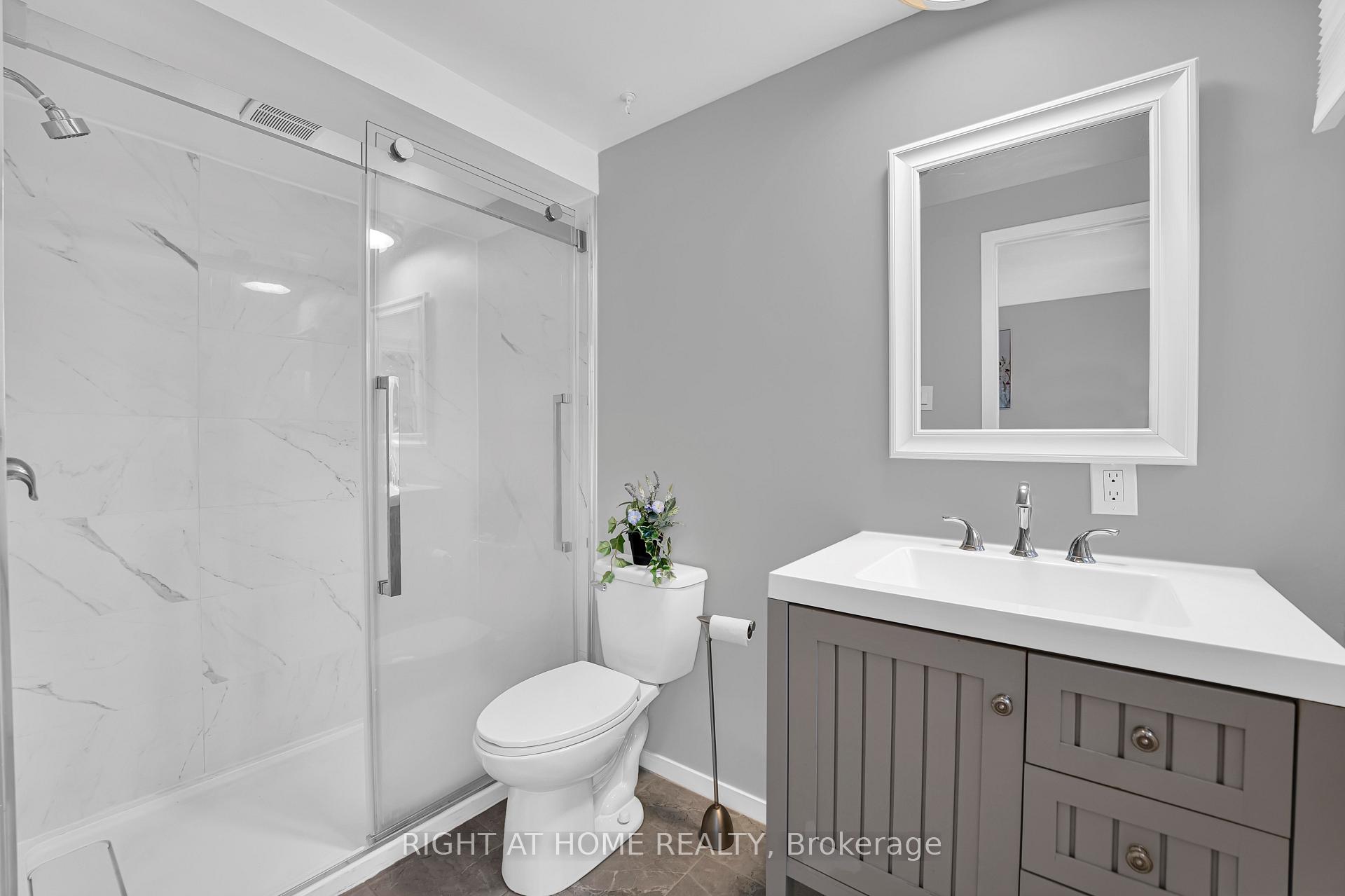 Photo 20 of 37 Trafford Lane, Ottawa, Barrhaven - On the Green — HOMEH