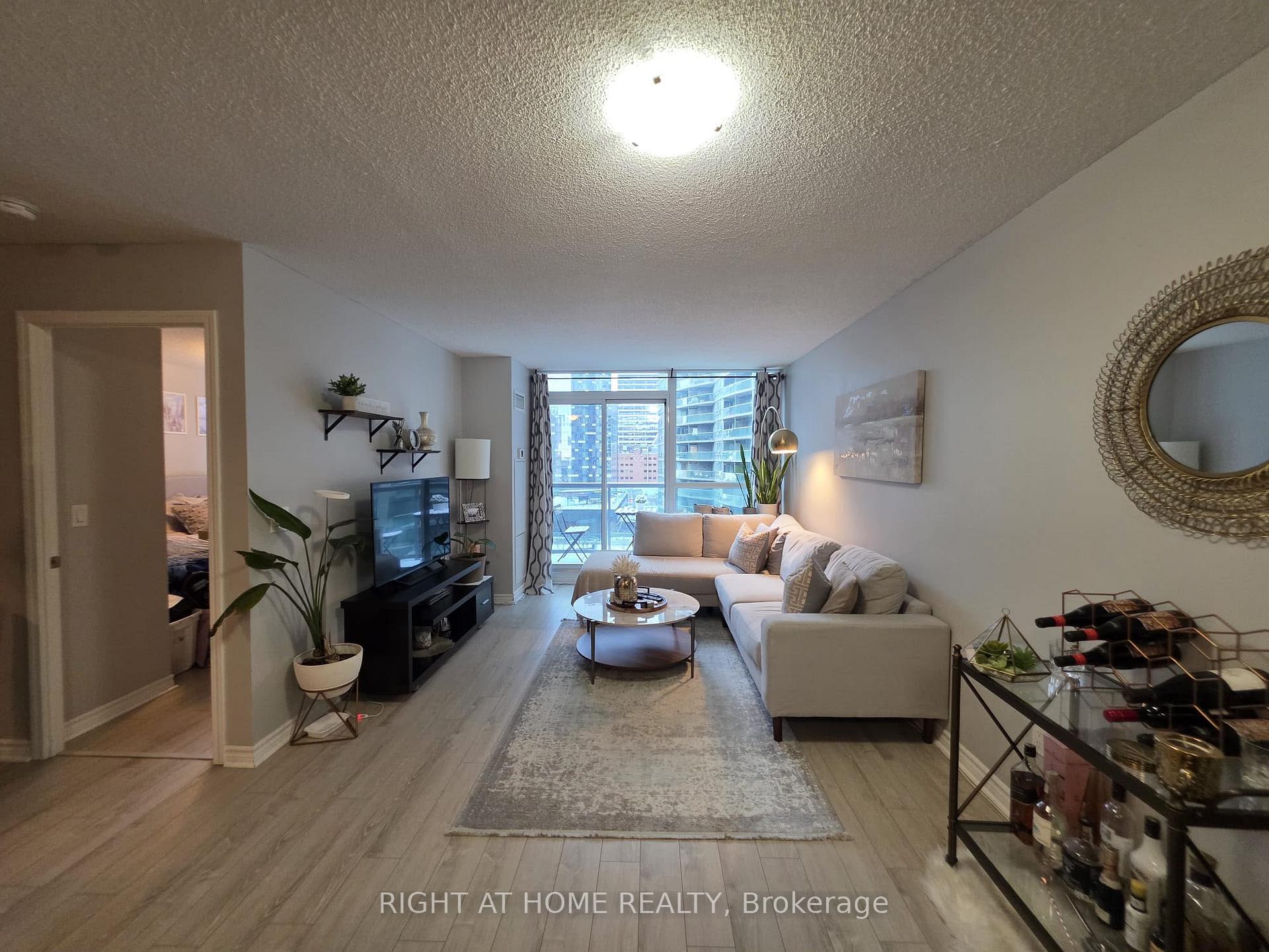 Photo 1 of Unit 1223, 25 Lower Simcoe Street, Toronto, Waterfront Communities — HOMEH