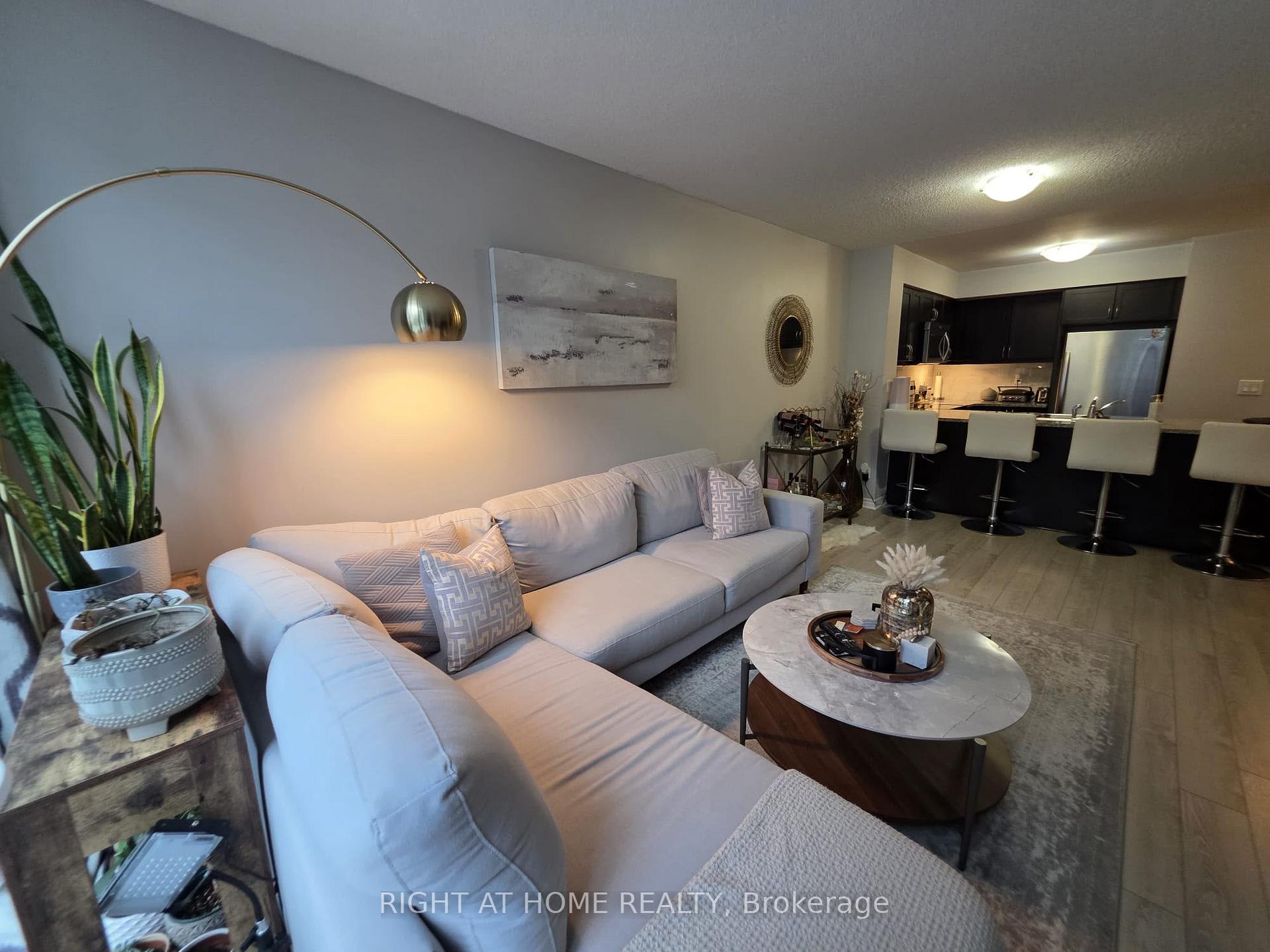 Photo 4 of Unit 1223, 25 Lower Simcoe Street, Toronto, Waterfront Communities — HOMEH