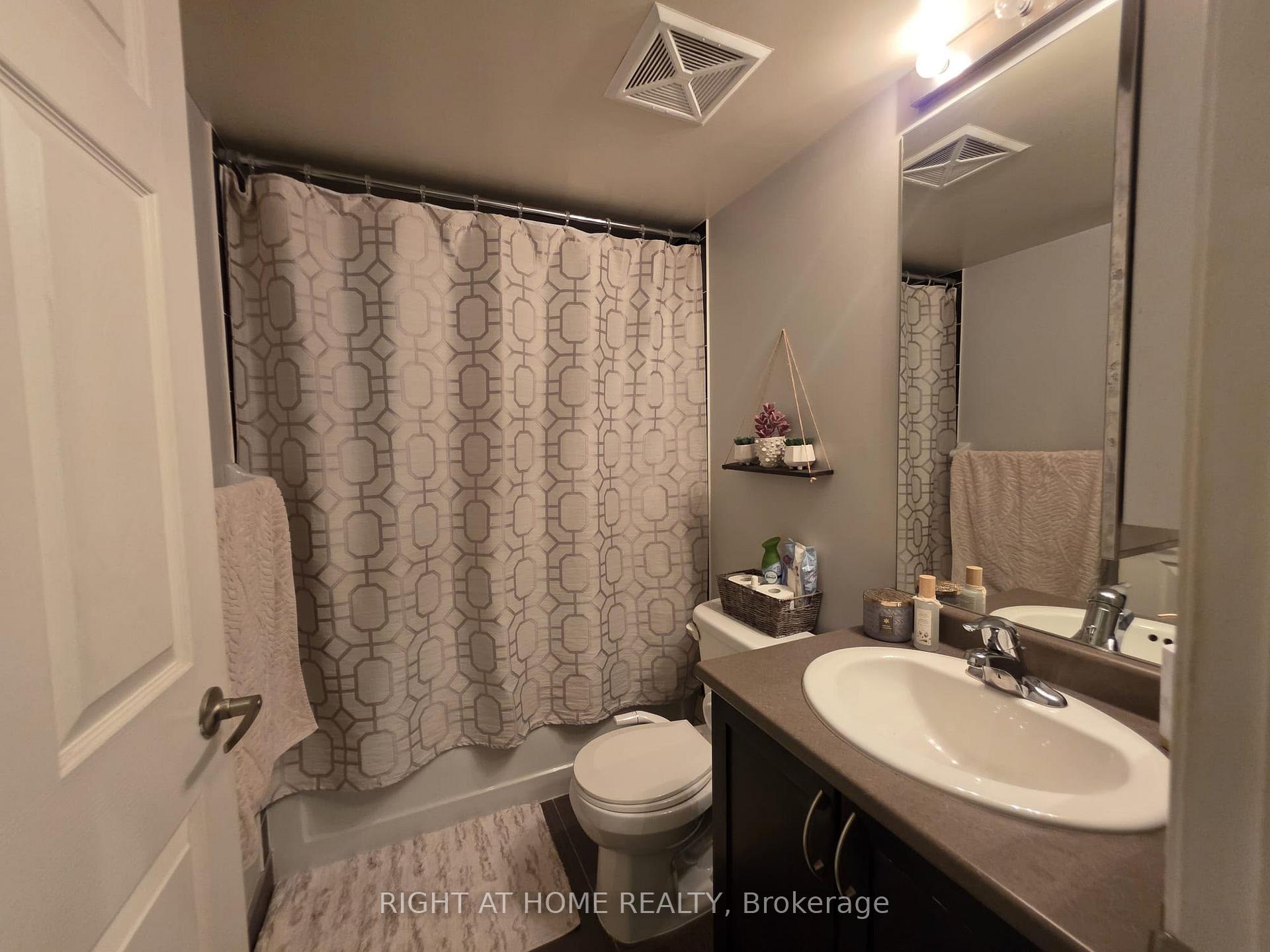 Photo 8 of Unit 1223, 25 Lower Simcoe Street, Toronto, Waterfront Communities — HOMEH